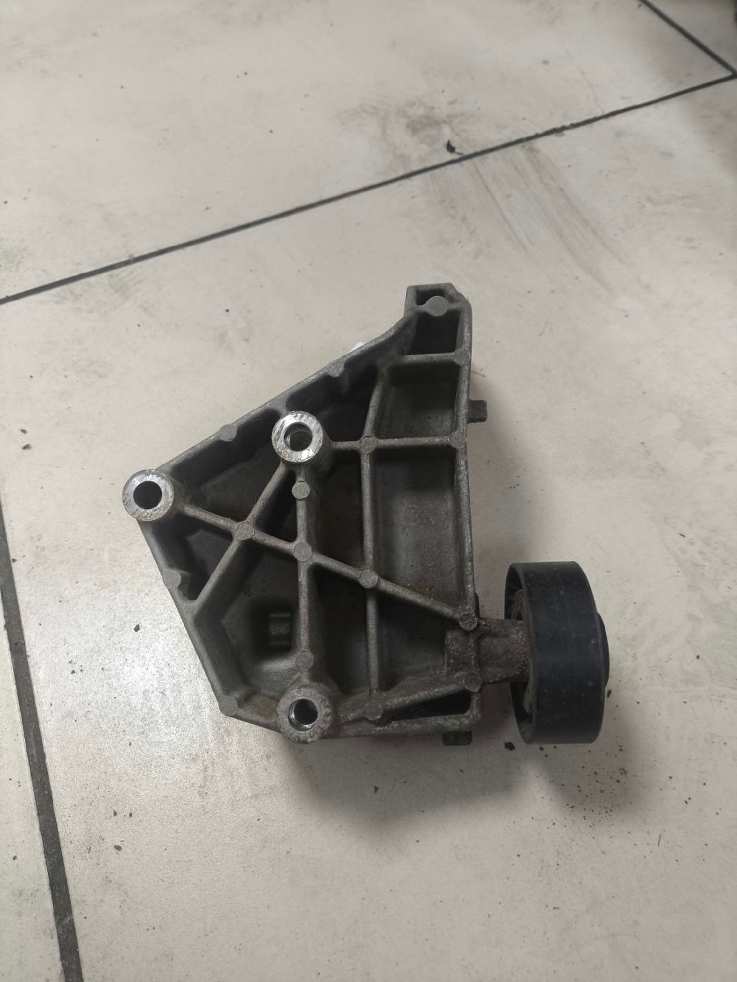https://ycs.partsauto.market/partsauto-images/thmbs/userImages/a2d258a61cc08549ac0329b7373022c0/part/f3e9ec42-1f27-494e-bfd9-acb35d3e8732_1787210374366.jpg
