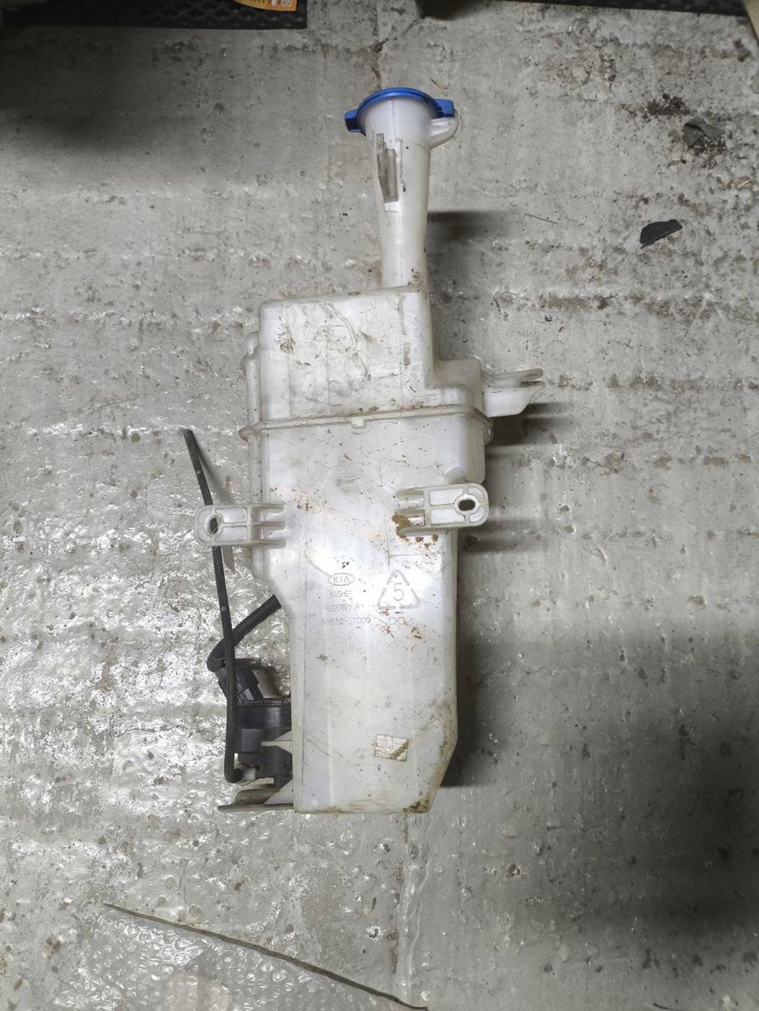 https://ycs.partsauto.market/partsauto-images/thmbs/userImages/a2d258a61cc08549ac0329b7373022c0/part/f521e755-a63e-4b6c-a2bb-44aae2f3c11a_1786960441092.jpg
