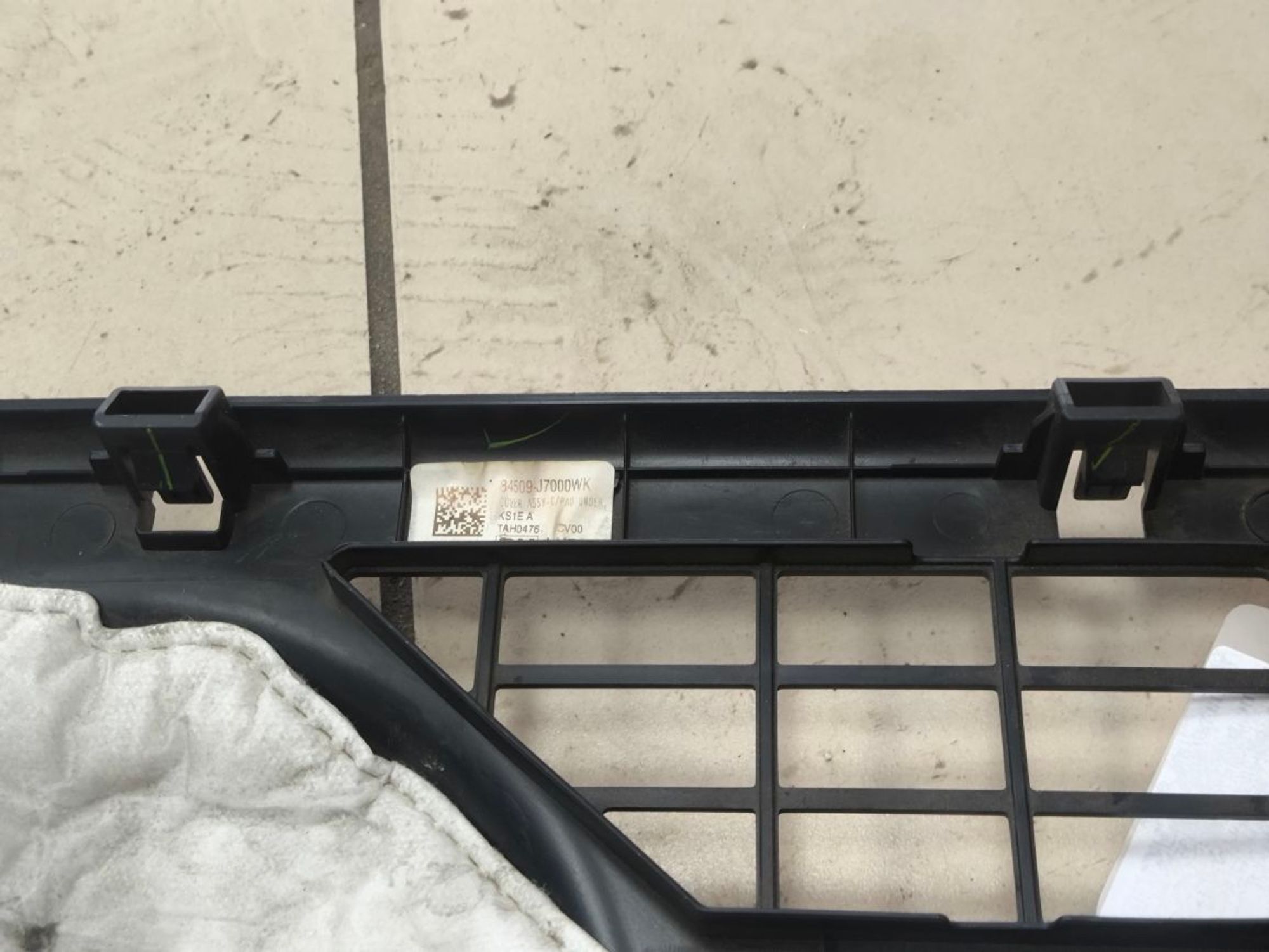 https://ycs.partsauto.market/partsauto-images/thmbs/userImages/a2d258a61cc08549ac0329b7373022c0/part/f58f4130-3a6d-445e-bd00-22af8556168c_1784885926526.jpg