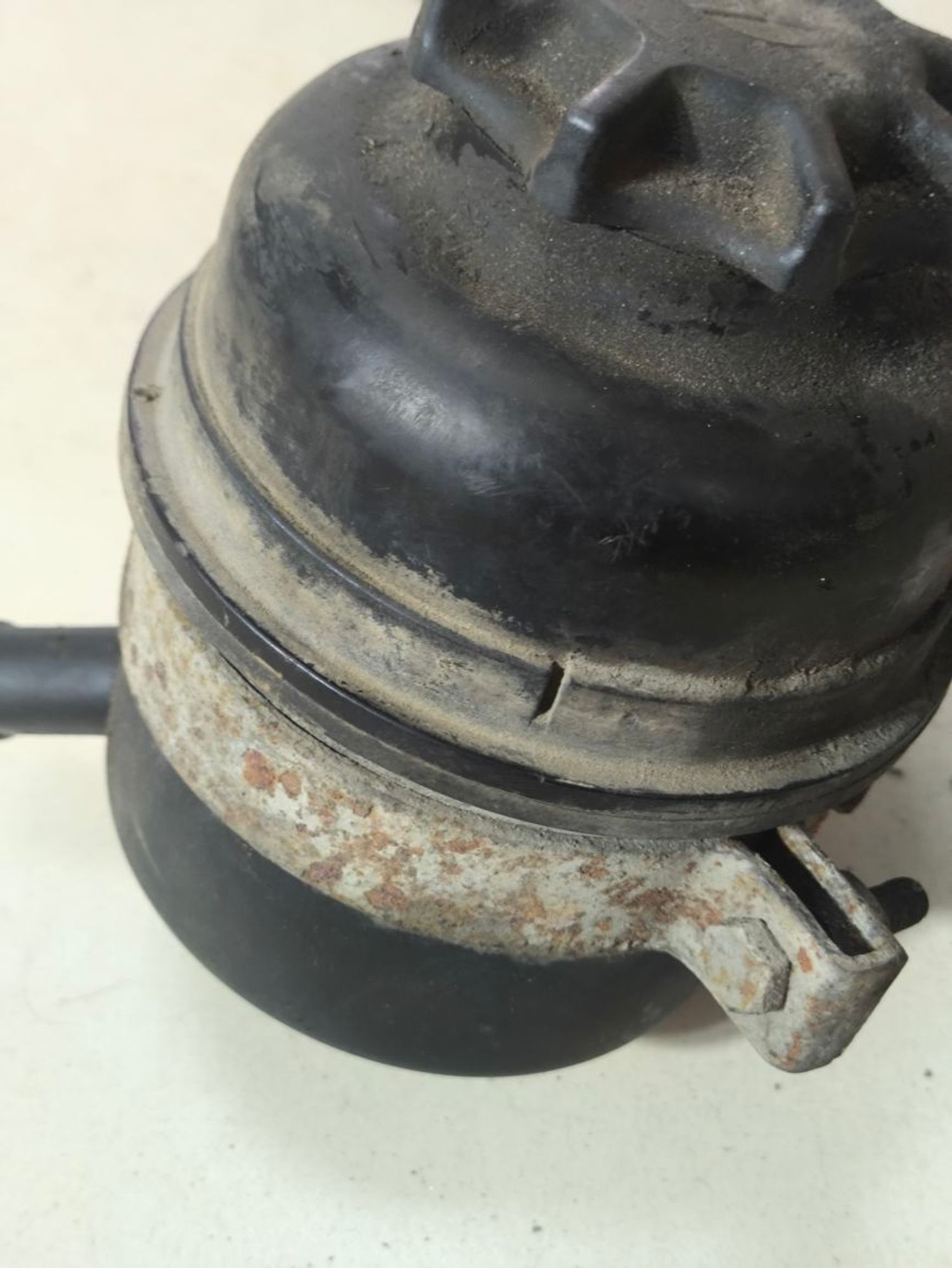 https://ycs.partsauto.market/partsauto-images/thmbs/userImages/a2d258a61cc08549ac0329b7373022c0/part/f5d46f5b-9be2-40c6-bb81-4d016fe9eb6c_1783412625213.jpg