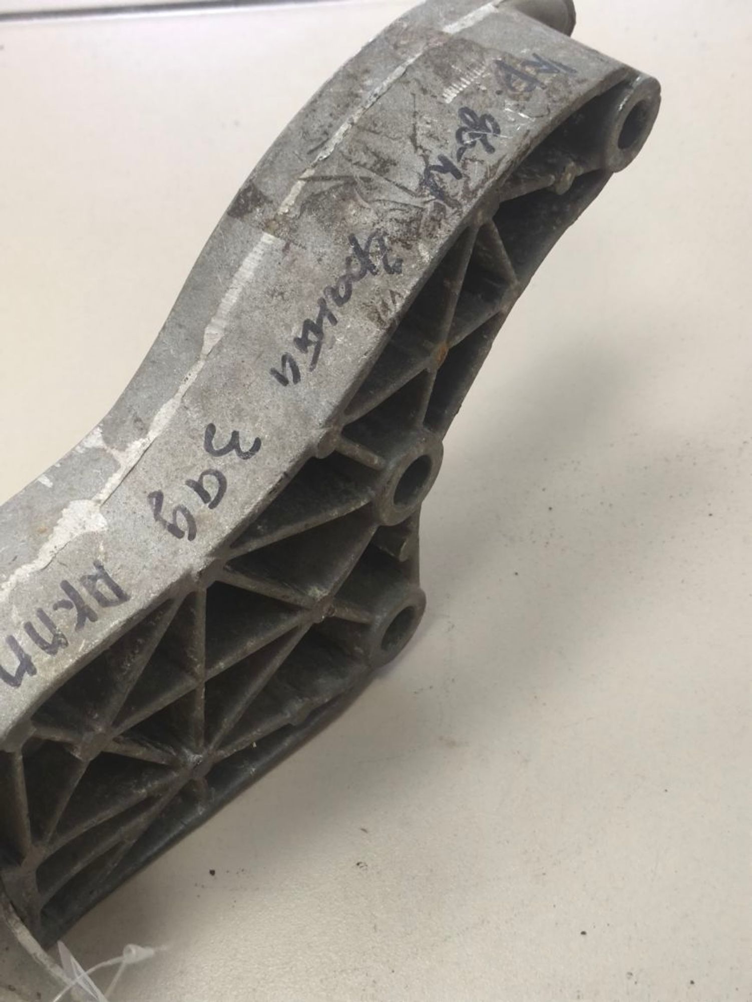 https://ycs.partsauto.market/partsauto-images/thmbs/userImages/a2d258a61cc08549ac0329b7373022c0/part/f7bcf291-d4f3-4041-ab34-ba31fd667553_1787133890545.jpg