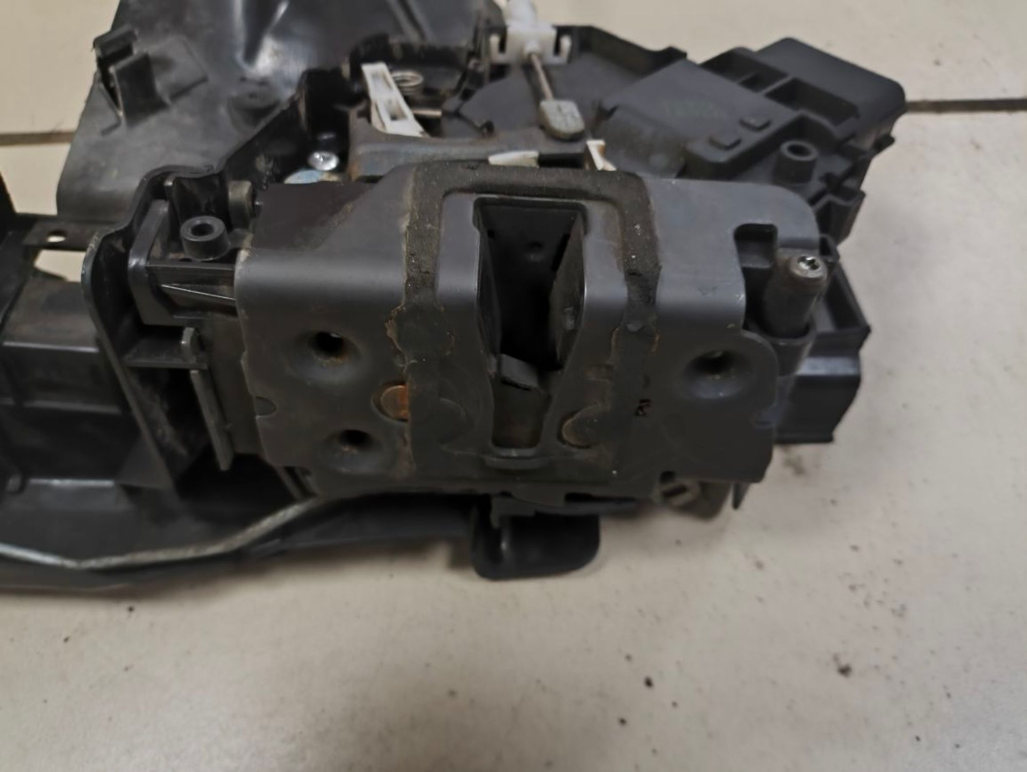 https://ycs.partsauto.market/partsauto-images/thmbs/userImages/a2d258a61cc08549ac0329b7373022c0/part/f855566e-29a2-4a84-9482-685f7f0f64c1_1781703010681.jpg