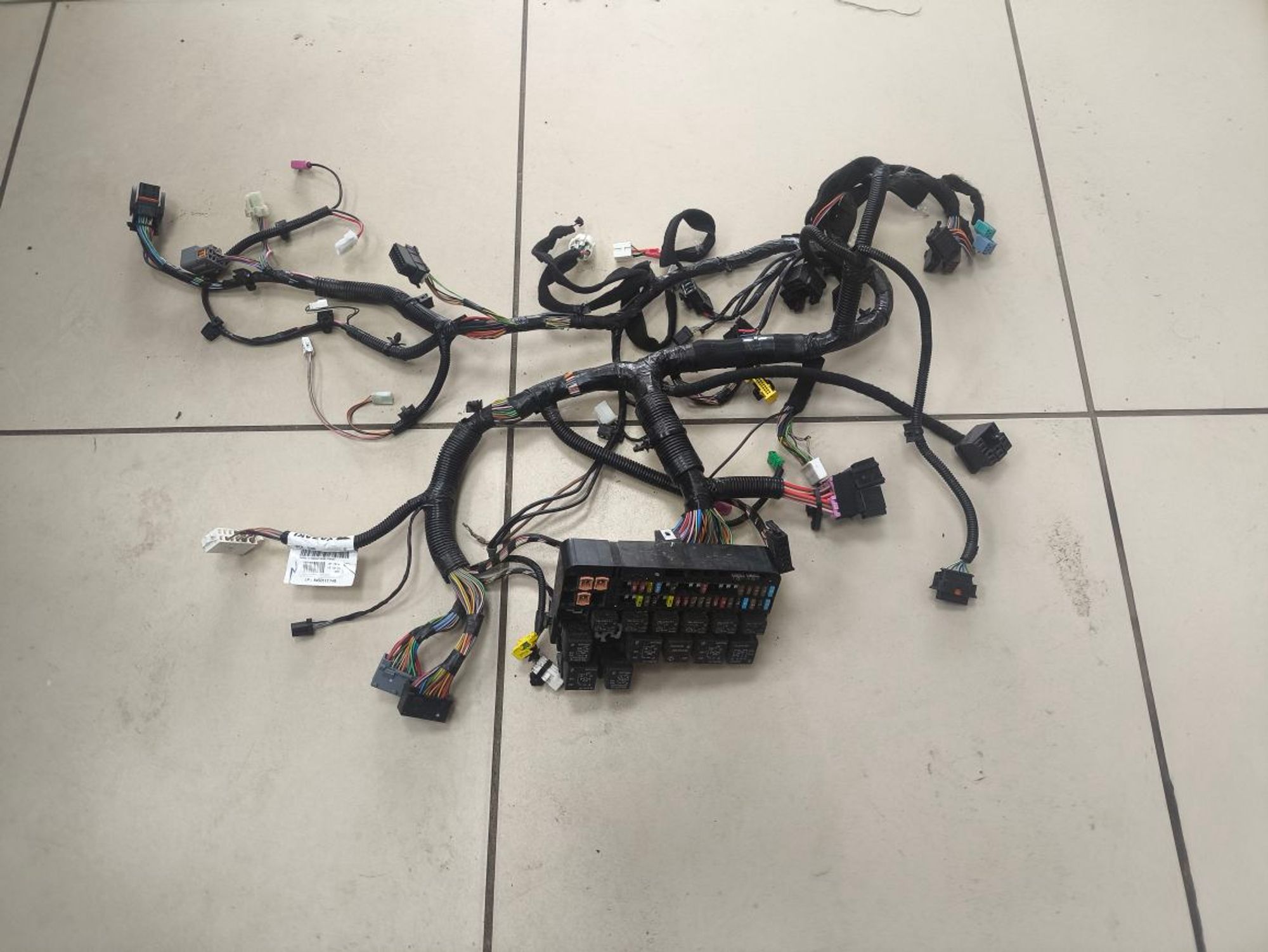 https://ycs.partsauto.market/partsauto-images/thmbs/userImages/a2d258a61cc08549ac0329b7373022c0/part/fb79f8d6-b246-407c-bbd9-61355cb8d181_1785495099684.jpg