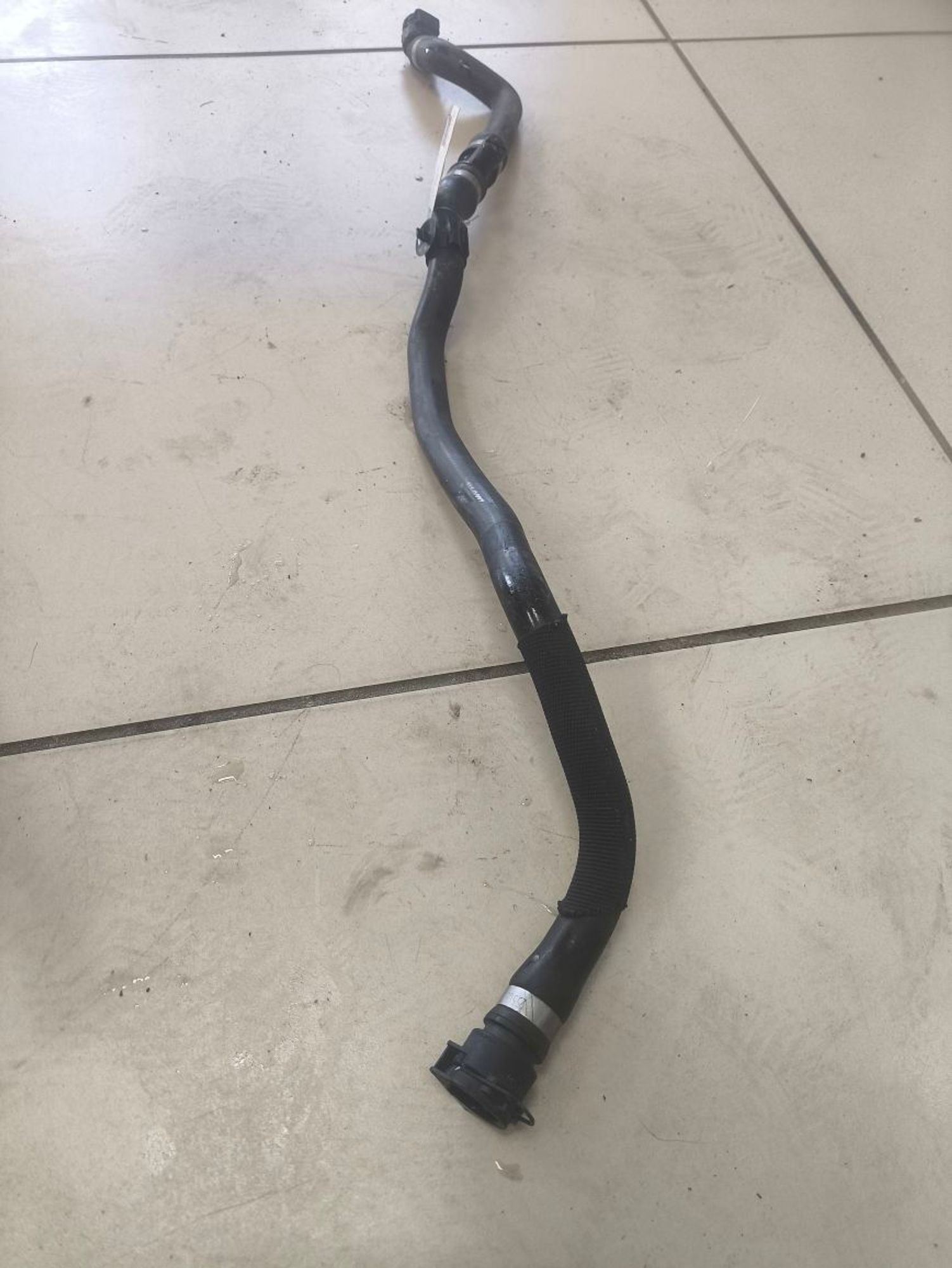 https://ycs.partsauto.market/partsauto-images/thmbs/userImages/a2d258a61cc08549ac0329b7373022c0/part/fc6c1ddb-9bfb-4dc4-9495-0ac5e86fad94_1786021171180.jpg