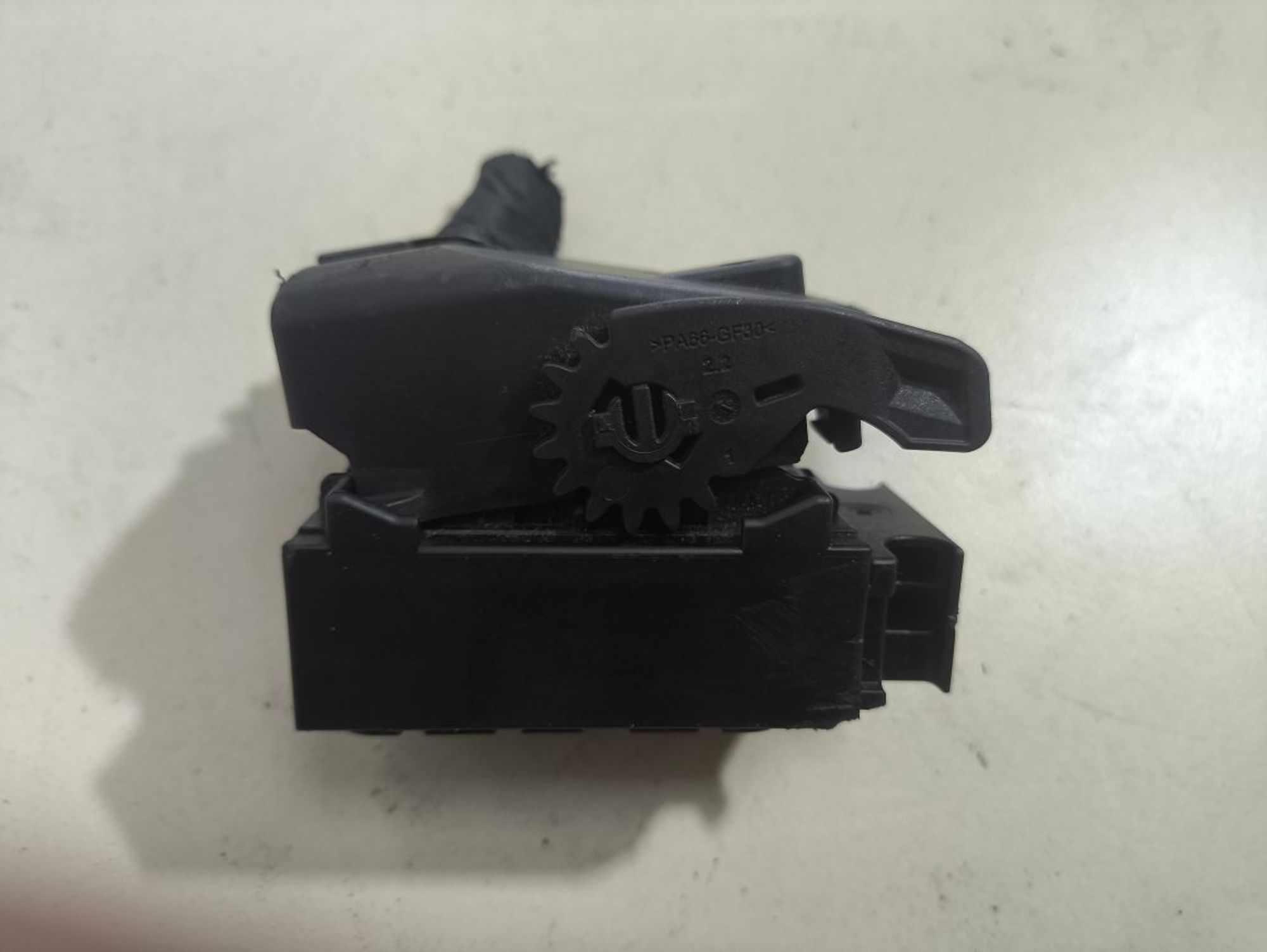 https://ycs.partsauto.market/partsauto-images/thmbs/userImages/a2d258a61cc08549ac0329b7373022c0/part/fd160b93-01af-461c-98f6-66863b6db809_1780410531032.jpg