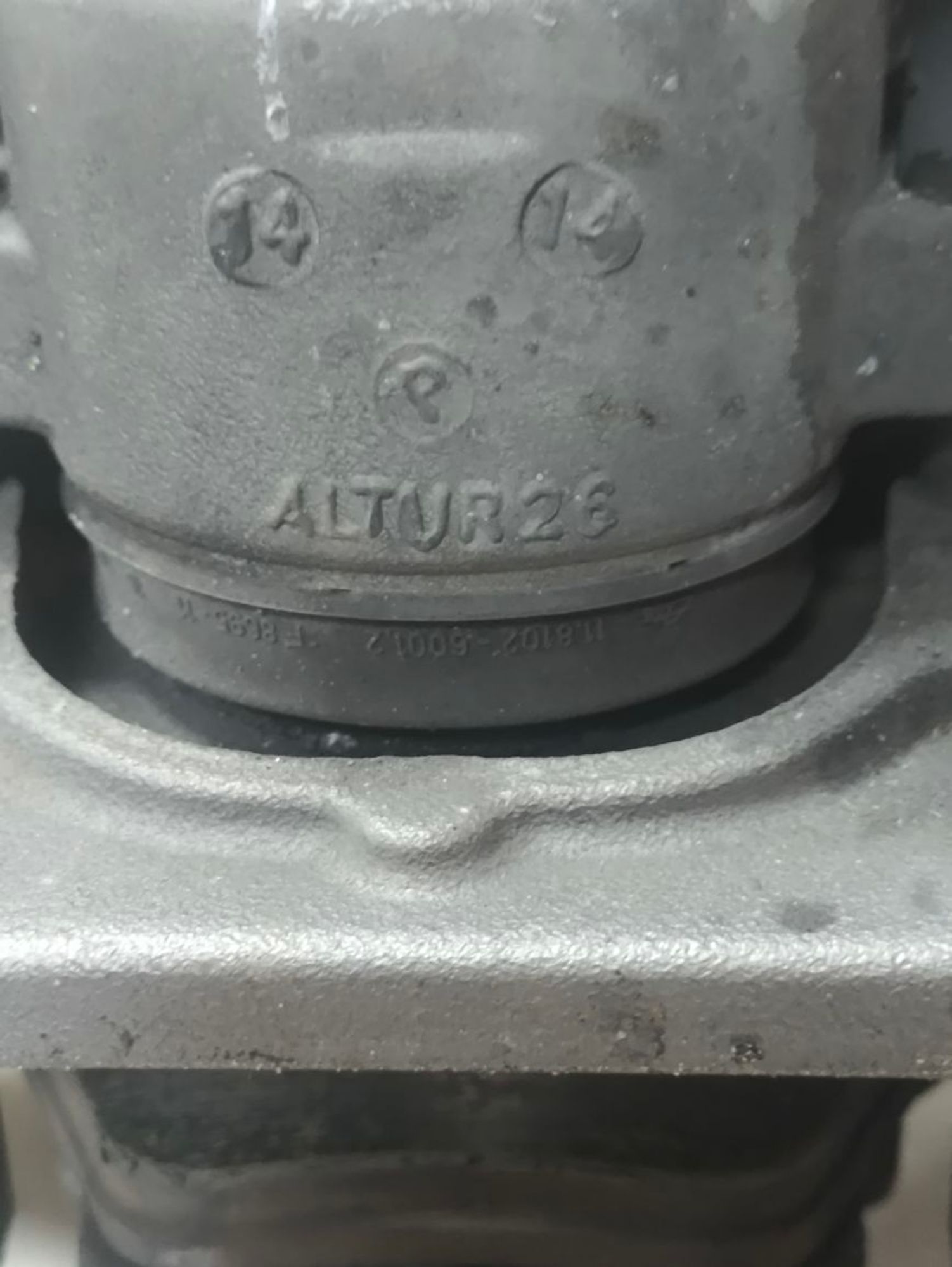 https://ycs.partsauto.market/partsauto-images/thmbs/userImages/a2d258a61cc08549ac0329b7373022c0/part/fe68f532-f941-41c7-b063-a698fd37e34f_1787235950609.jpg