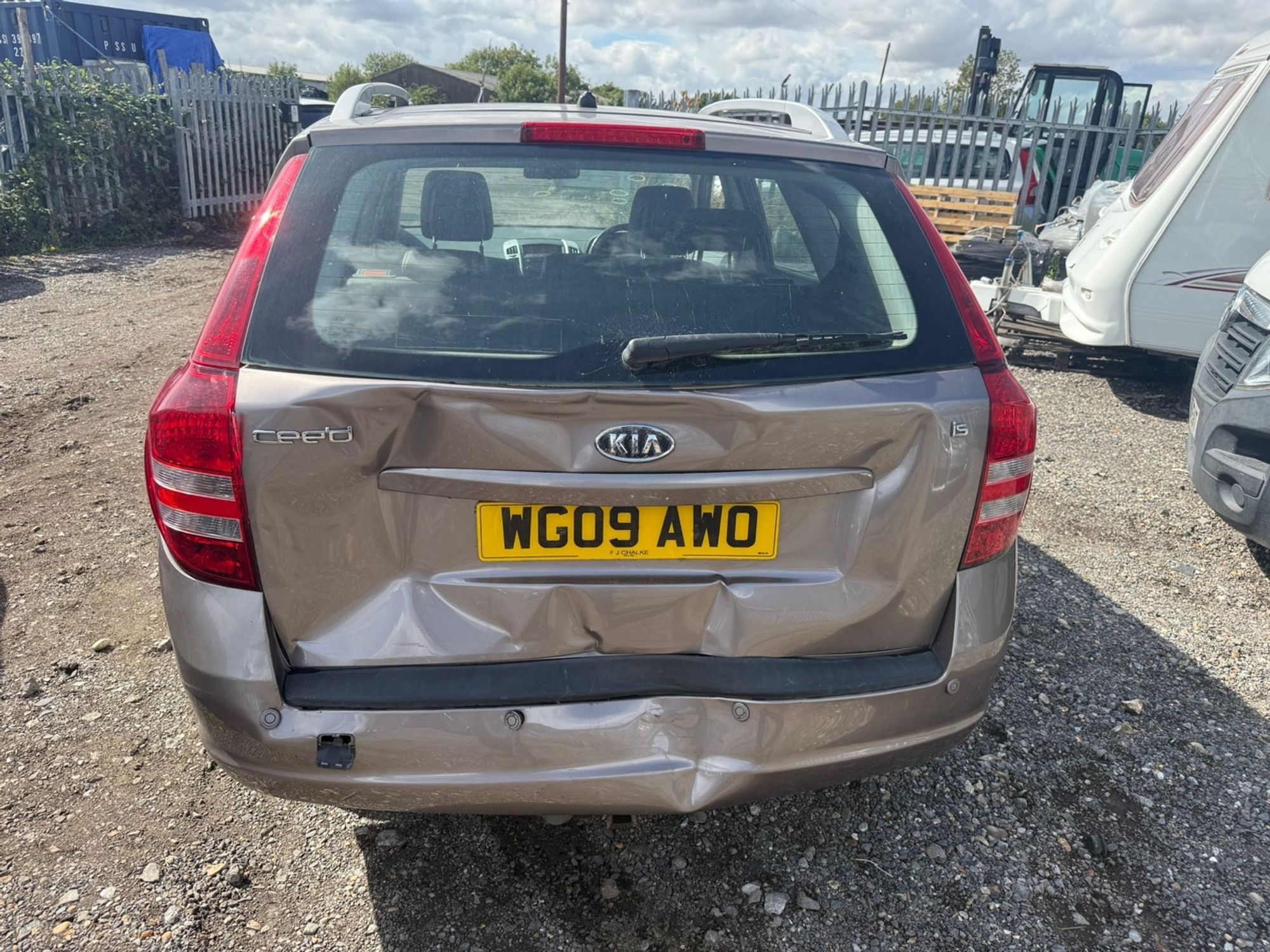 https://ycs.partsauto.market/partsauto-images/thmbs/userImages/a486c87f8955b6e25f9185efee619899/car/166ae952-4541-45b9-846d-b83ce95f8b1b_1776852273374.jpg