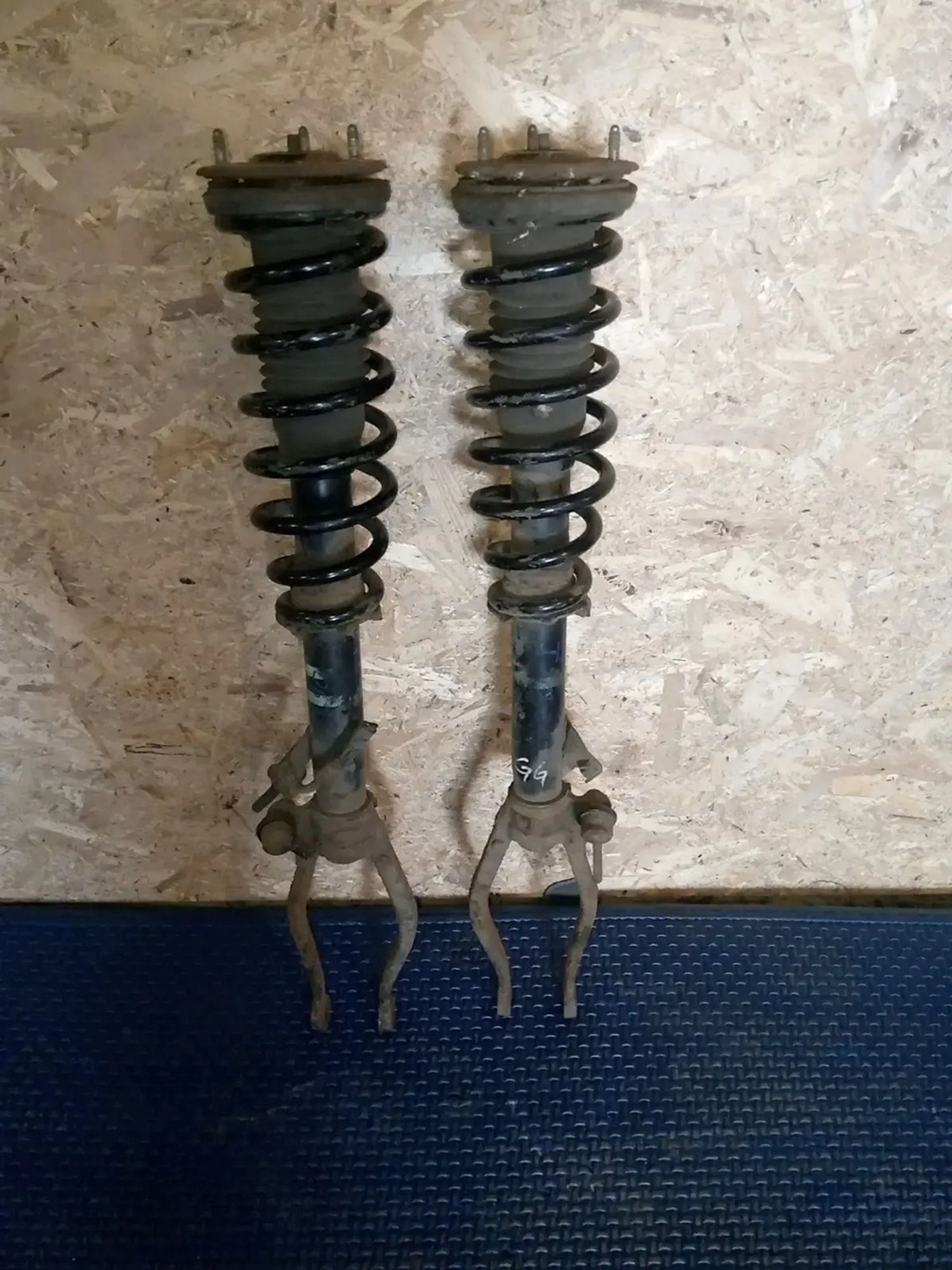 https://ycs.partsauto.market/partsauto-images/thmbs/userImages/a486c87f8955b6e25f9185efee619899/part/0024db2e-1c38-4b44-866e-1aa54bdbdcac_1775854698826.jpg