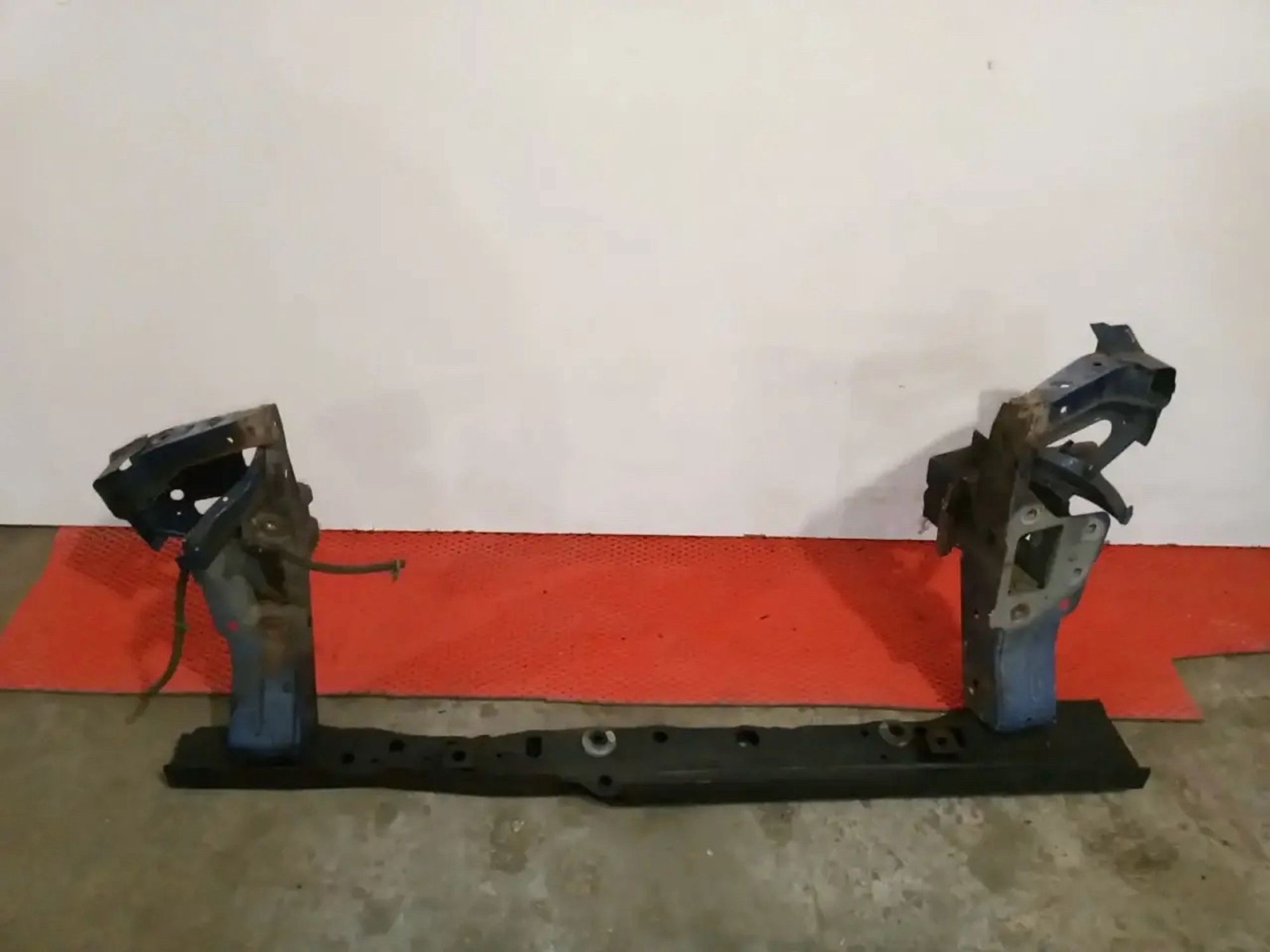 https://ycs.partsauto.market/partsauto-images/thmbs/userImages/a486c87f8955b6e25f9185efee619899/part/00b270f9-e3fc-42b9-8921-ca9a83244257_1779051610280.jpg