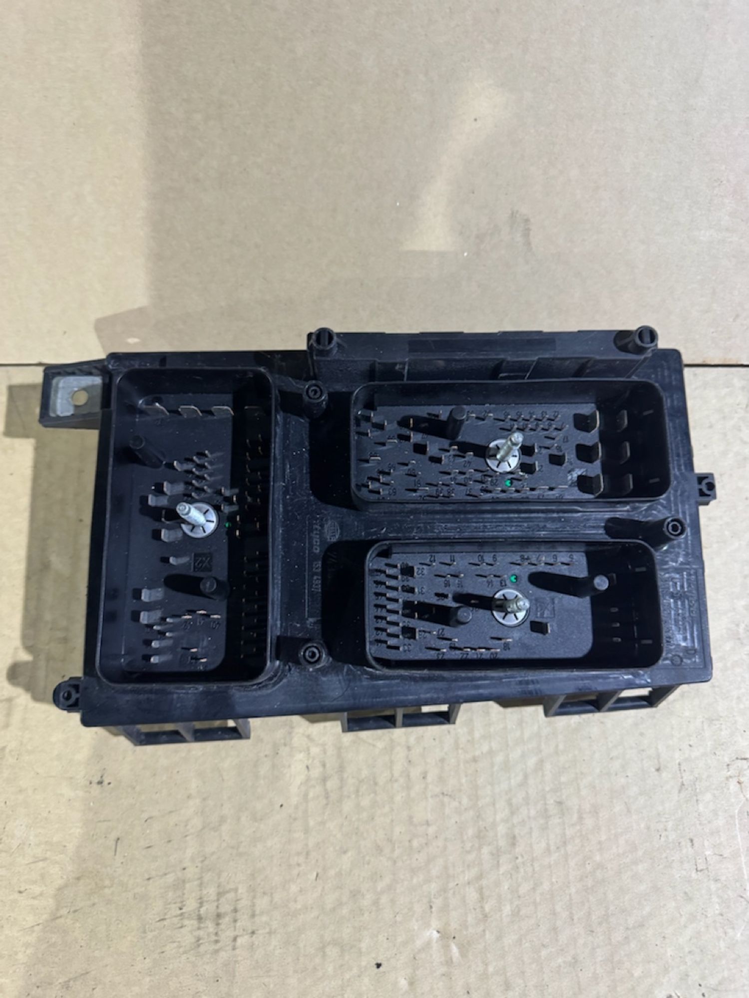 https://ycs.partsauto.market/partsauto-images/thmbs/userImages/a486c87f8955b6e25f9185efee619899/part/0191efbb-403f-477f-8572-de80a17783d5_1786912857888.jpg