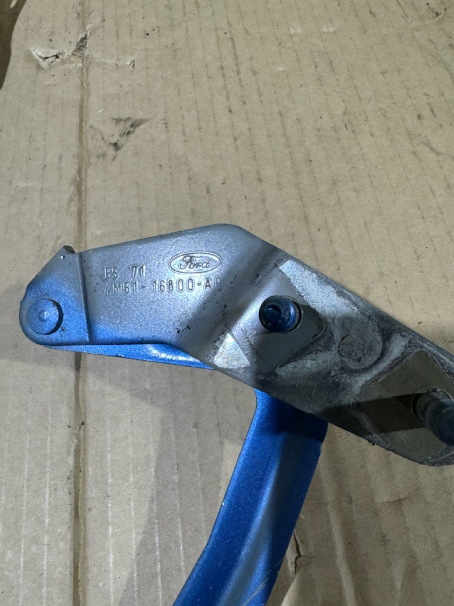 https://ycs.partsauto.market/partsauto-images/thmbs/userImages/a486c87f8955b6e25f9185efee619899/part/022bd324-fb13-4ef2-8959-bbd4650de02e_1782462406208.jpg