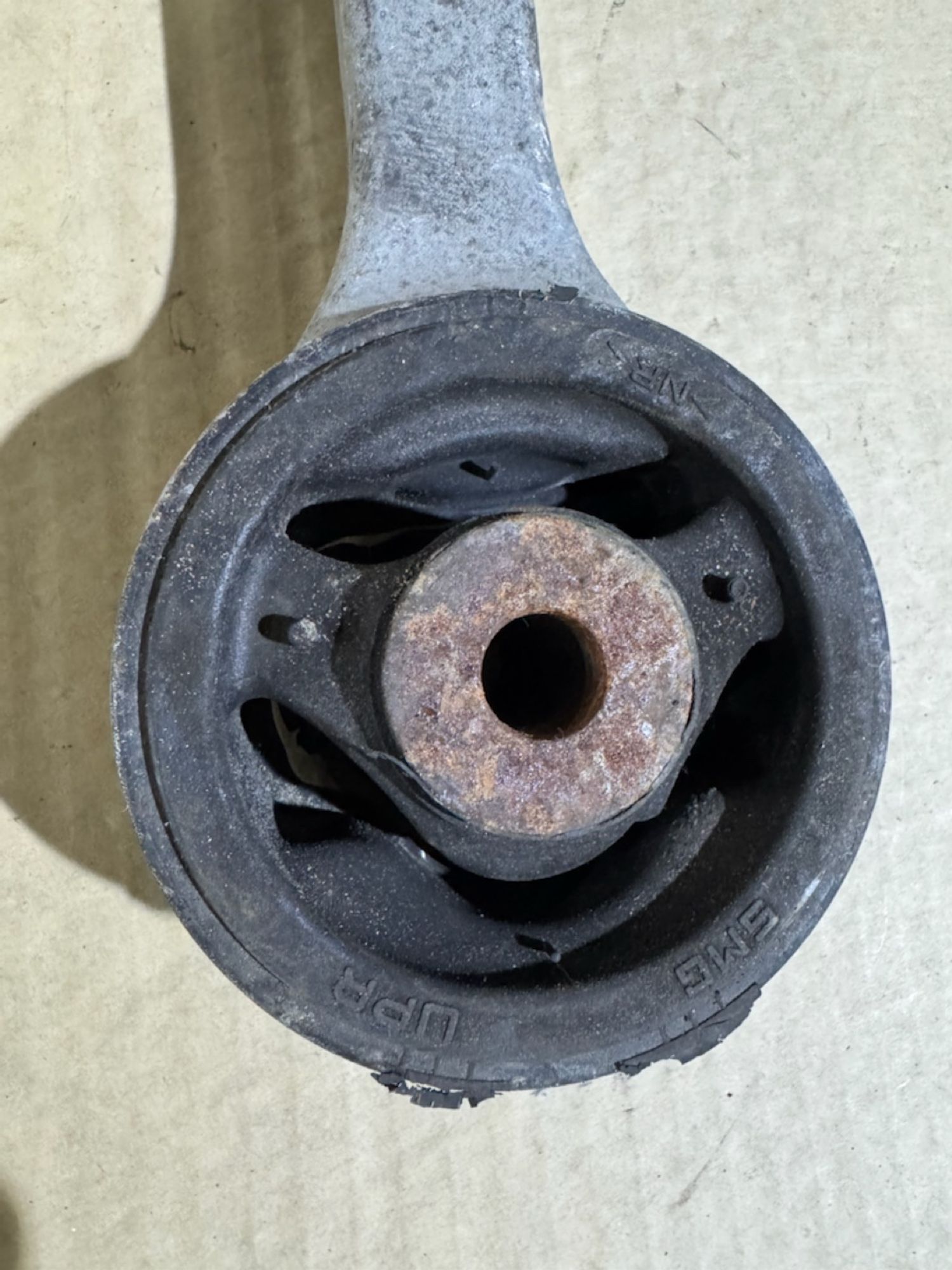 https://ycs.partsauto.market/partsauto-images/thmbs/userImages/a486c87f8955b6e25f9185efee619899/part/02e7ceea-4e35-4006-bcc7-69a941c1cd3d_1786352090681.jpg