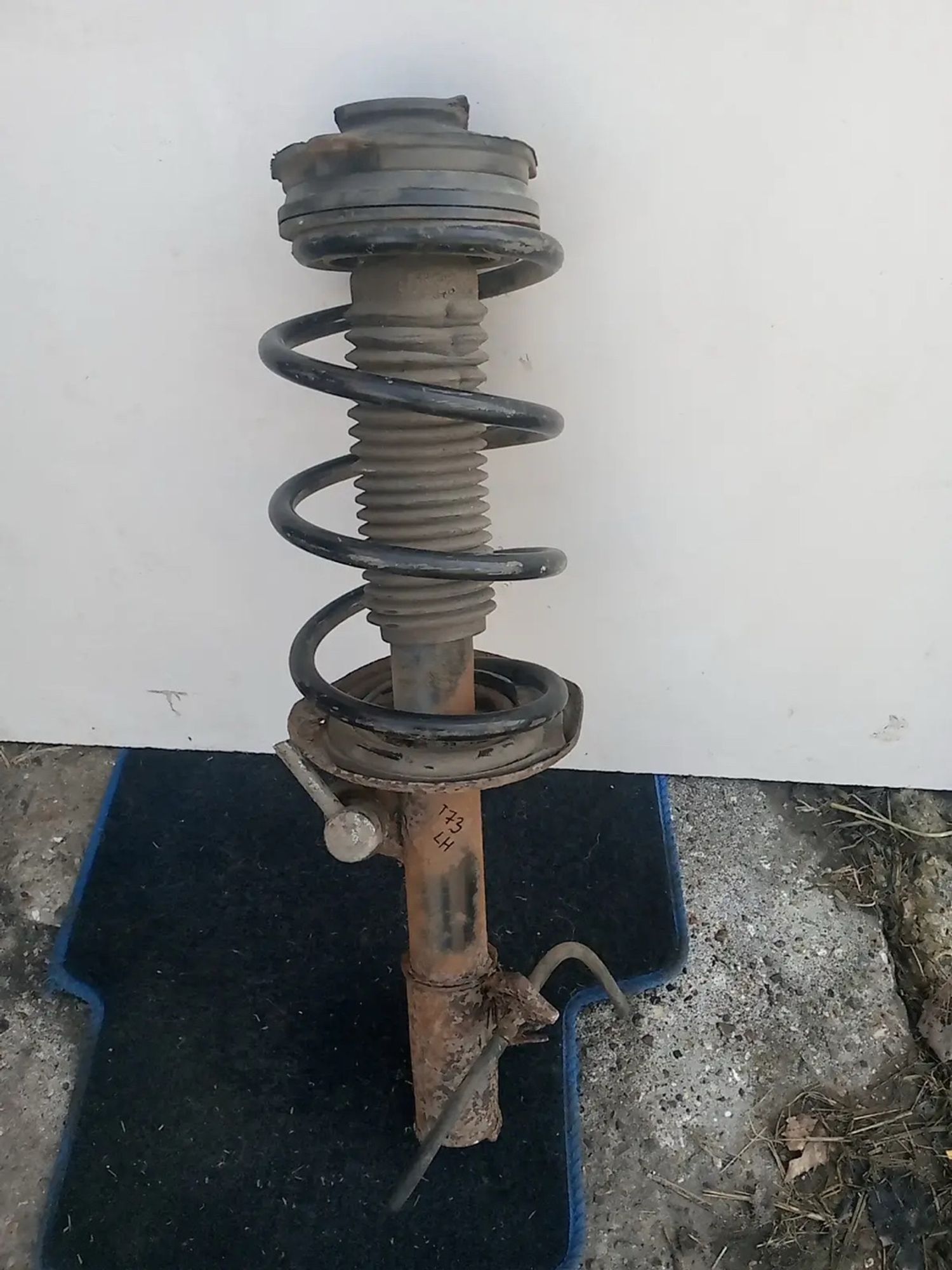 https://ycs.partsauto.market/partsauto-images/thmbs/userImages/a486c87f8955b6e25f9185efee619899/part/037f00ca-1c56-4313-a56d-41e5f55cd86f_1786639984177.jpg