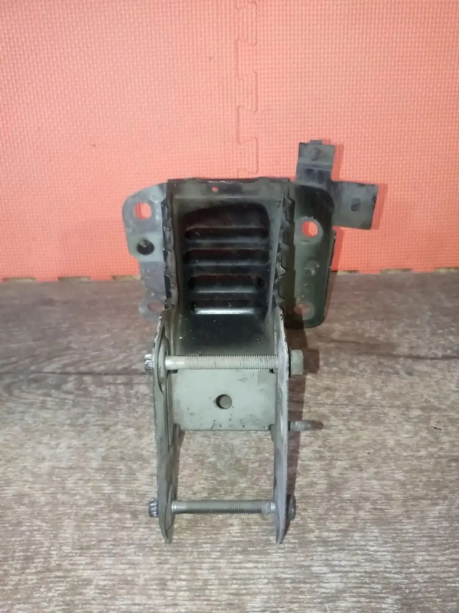https://ycs.partsauto.market/partsauto-images/thmbs/userImages/a486c87f8955b6e25f9185efee619899/part/0438595a-05d2-4e74-b0a7-a89253c326a5_1775855462759.jpg