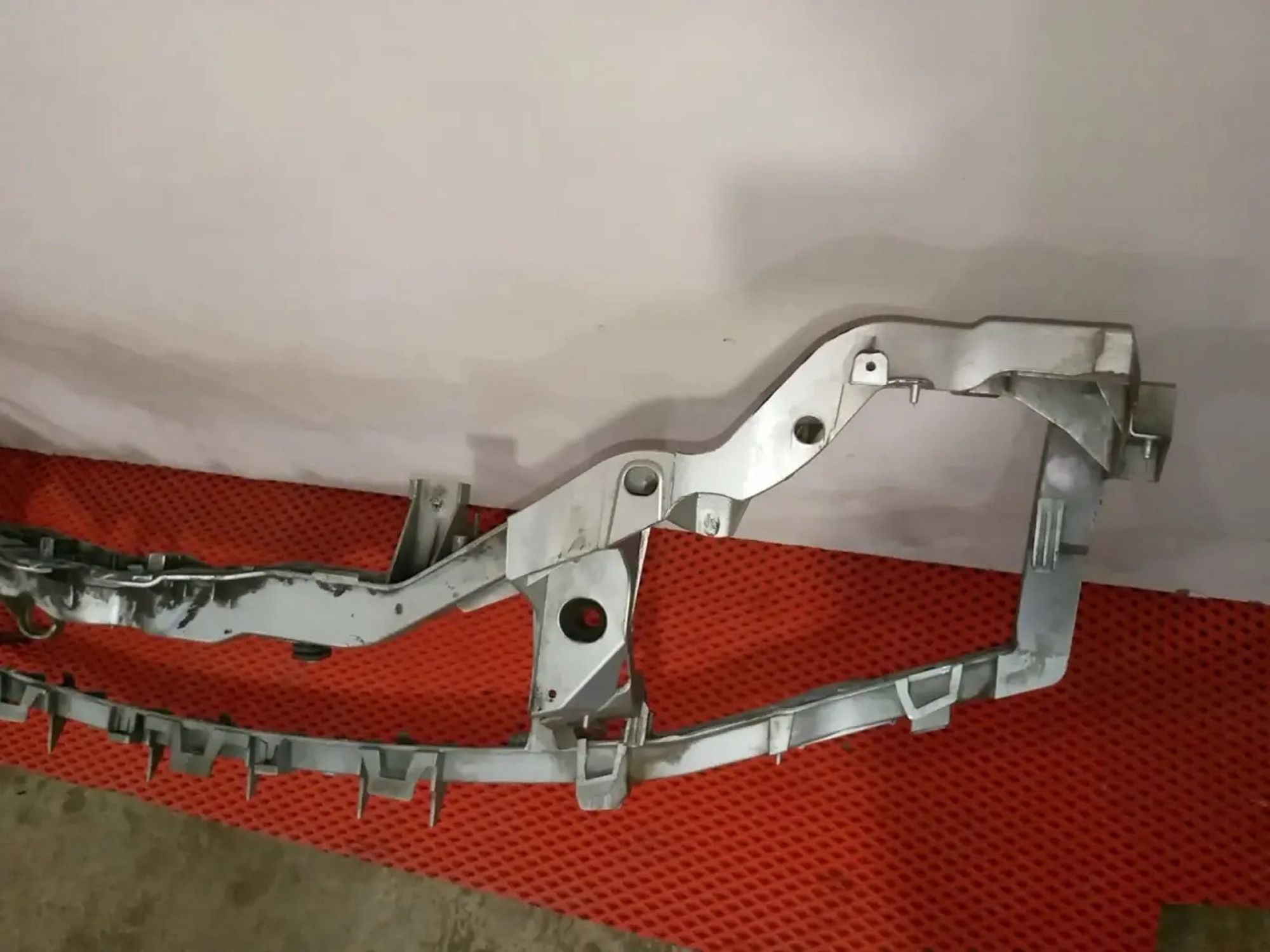 https://ycs.partsauto.market/partsauto-images/thmbs/userImages/a486c87f8955b6e25f9185efee619899/part/05b91c5d-3bc9-4f3e-a68c-9eec04db75ef_1778607500393.jpg