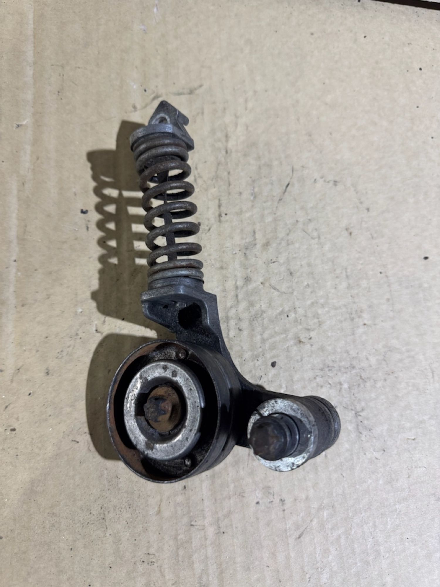 https://ycs.partsauto.market/partsauto-images/thmbs/userImages/a486c87f8955b6e25f9185efee619899/part/063154da-0a25-49ea-a0f3-2b6d1c8c84b0_1786358638556.jpg