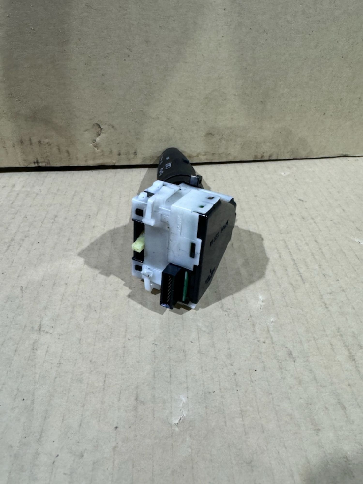 https://ycs.partsauto.market/partsauto-images/thmbs/userImages/a486c87f8955b6e25f9185efee619899/part/0658e3b4-8bd9-402e-86bf-3e6009067cf3_1782461945801.jpg
