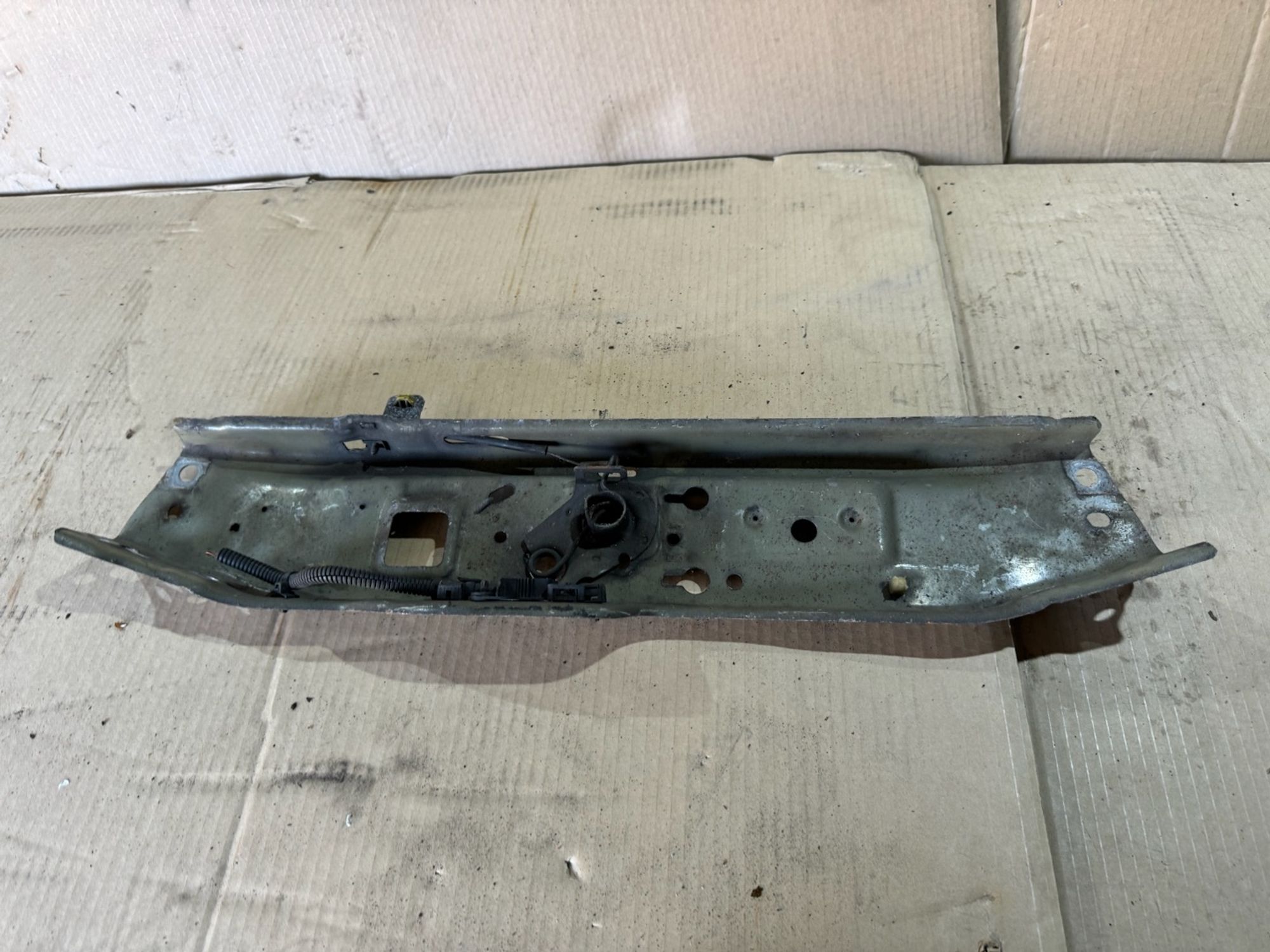 https://ycs.partsauto.market/partsauto-images/thmbs/userImages/a486c87f8955b6e25f9185efee619899/part/07ecaa41-3f2c-4112-a937-1f23d845b3af_1775854609843.jpg