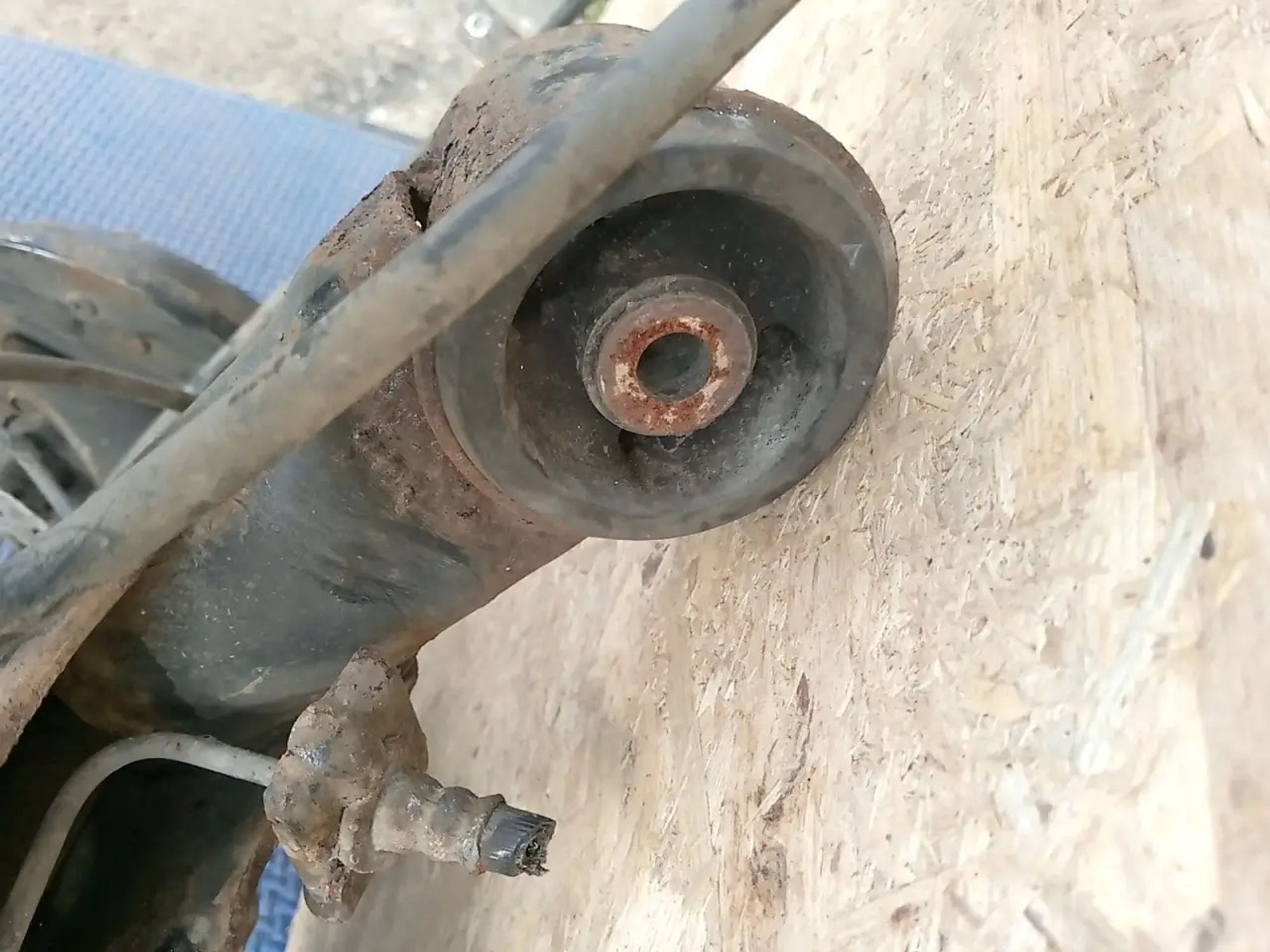 https://ycs.partsauto.market/partsauto-images/thmbs/userImages/a486c87f8955b6e25f9185efee619899/part/0b3e5898-1269-42bd-8b0d-7b8b50d96e3d_1785441522390.jpg