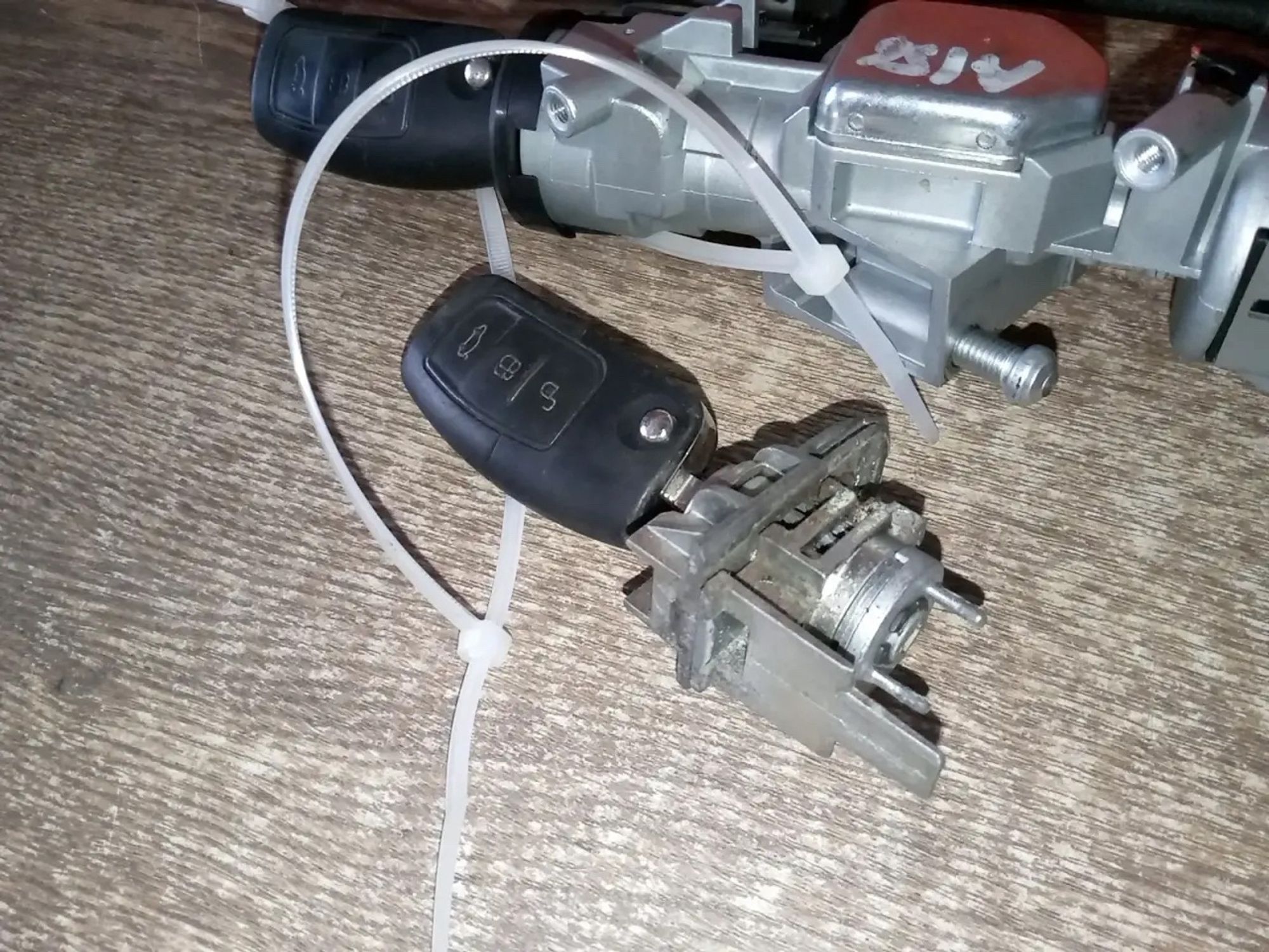 https://ycs.partsauto.market/partsauto-images/thmbs/userImages/a486c87f8955b6e25f9185efee619899/part/0bdd8aad-fedf-4eed-9a1f-28cbd8f8c328_1778653170780.jpg