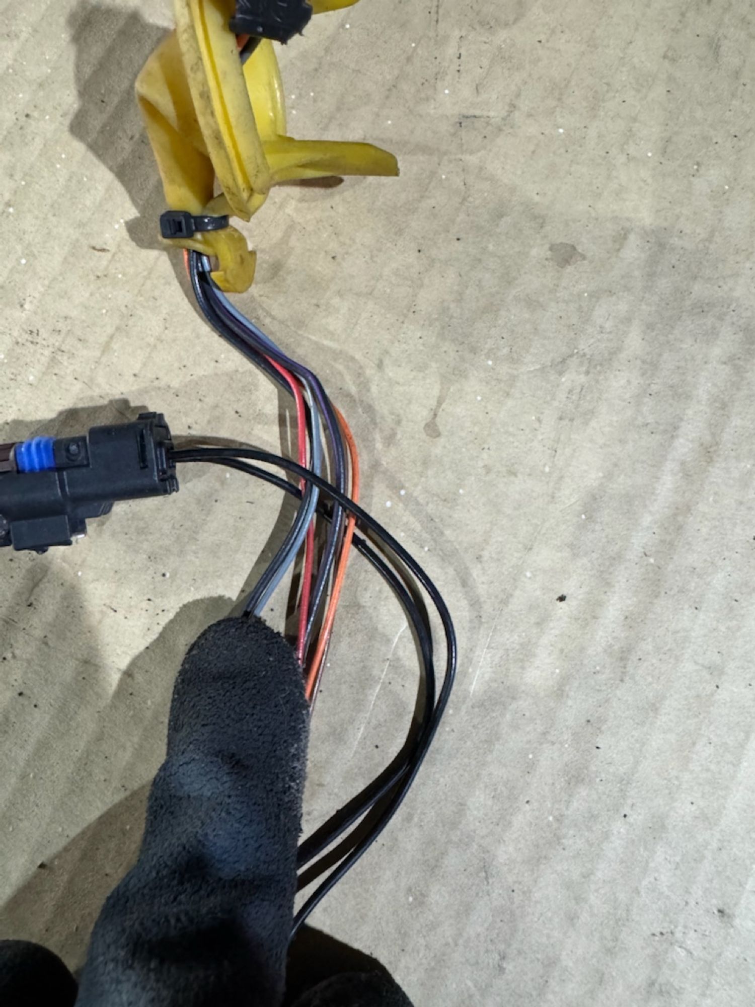 https://ycs.partsauto.market/partsauto-images/thmbs/userImages/a486c87f8955b6e25f9185efee619899/part/0d1e091c-c5ba-4948-af5f-bf7ba88785f4_1785181299637.jpg