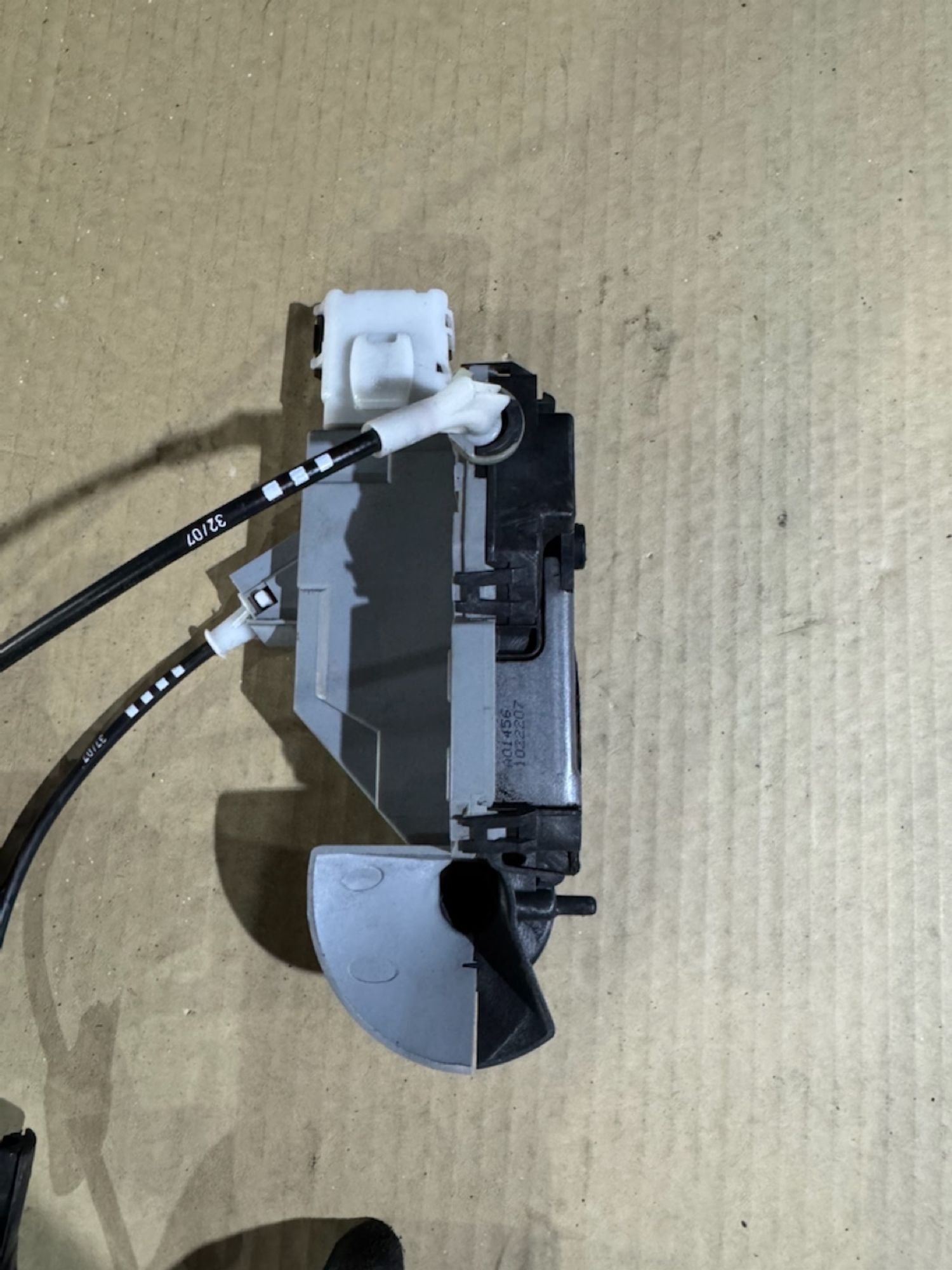 https://ycs.partsauto.market/partsauto-images/thmbs/userImages/a486c87f8955b6e25f9185efee619899/part/0e6026db-fa87-4f94-854a-c558576ad2e3_1785186124947.jpg