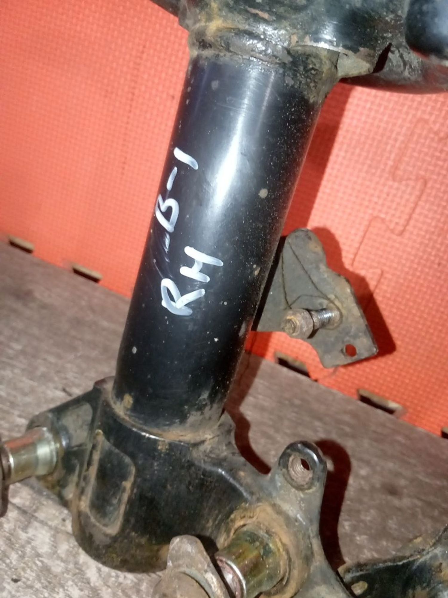 https://ycs.partsauto.market/partsauto-images/thmbs/userImages/a486c87f8955b6e25f9185efee619899/part/0e75c9a6-9fcd-497e-bbf4-98d0bc3dde72_1775856532889.jpg