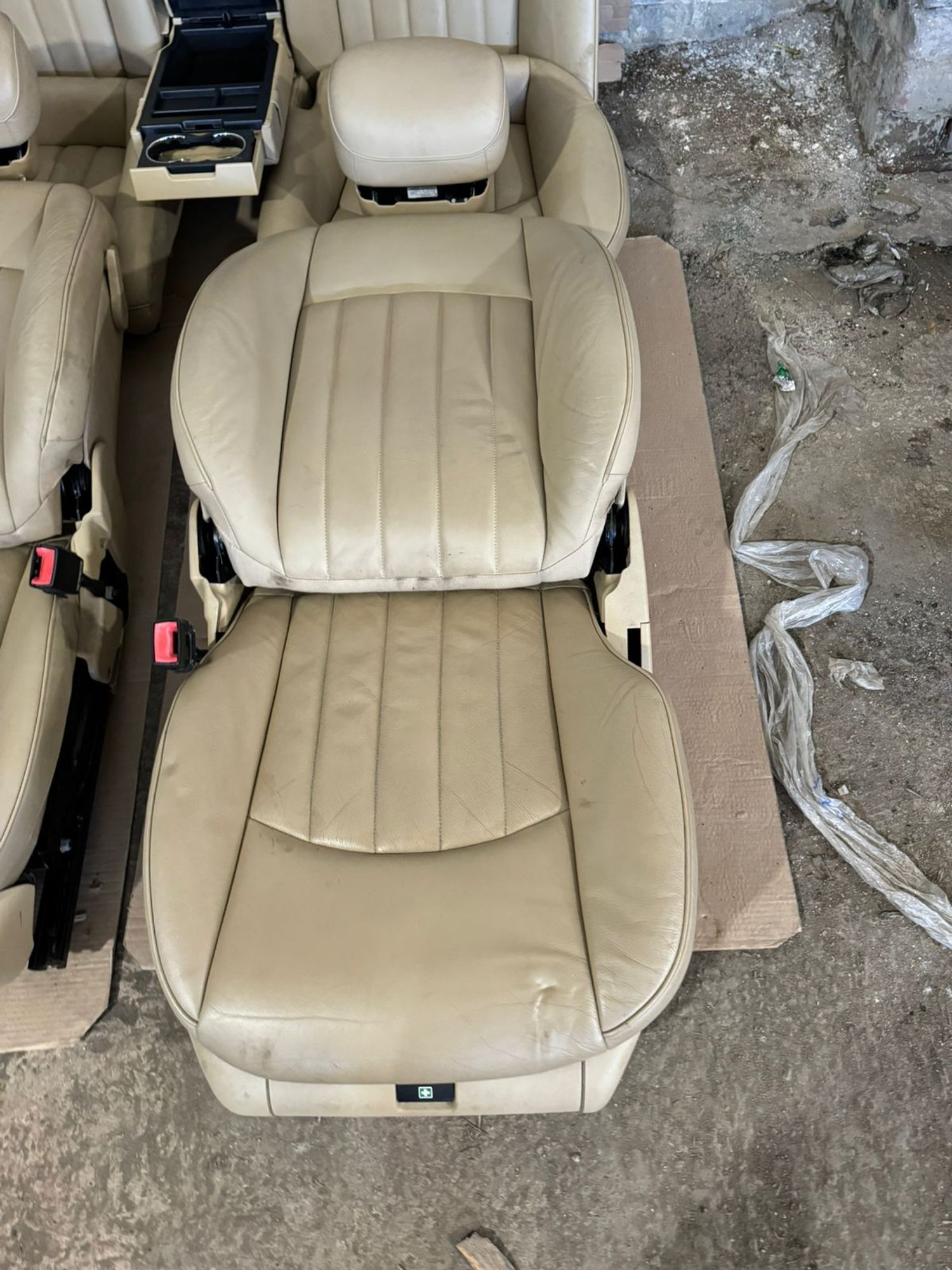 https://ycs.partsauto.market/partsauto-images/thmbs/userImages/a486c87f8955b6e25f9185efee619899/part/0fe2c8ec-5c13-43e7-8103-50aa3370726a_1784115743036.jpg