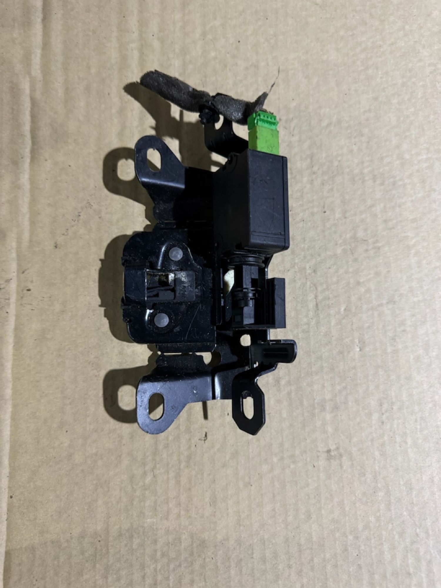 https://ycs.partsauto.market/partsauto-images/thmbs/userImages/a486c87f8955b6e25f9185efee619899/part/108b878c-d4a9-4baa-978a-36f732ec1ed8_1784210165637.jpg
