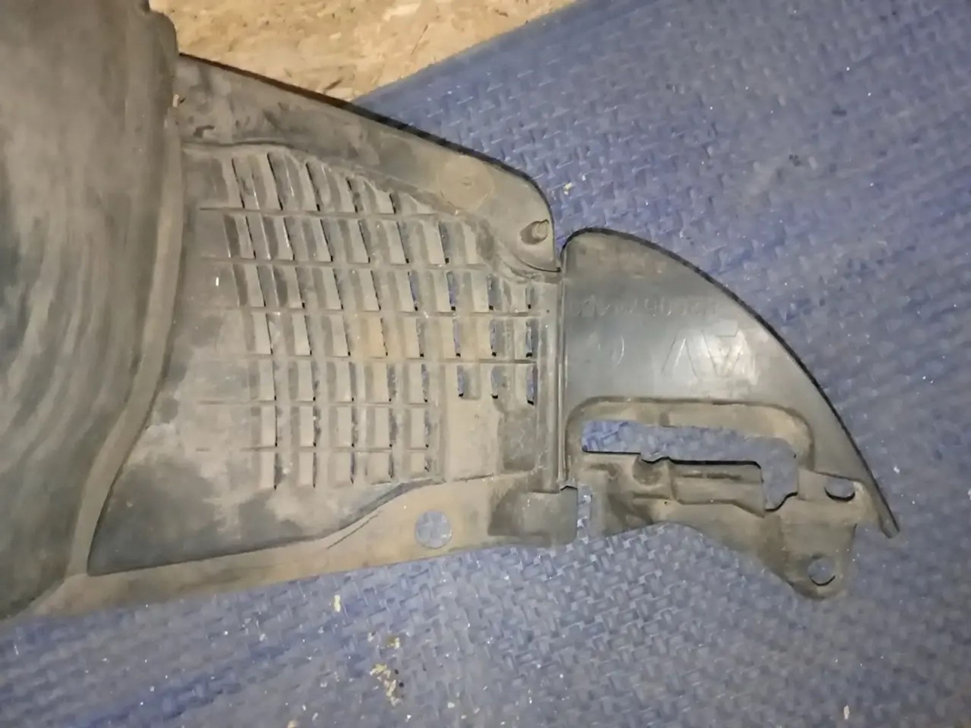 https://ycs.partsauto.market/partsauto-images/thmbs/userImages/a486c87f8955b6e25f9185efee619899/part/12011a0a-290d-4d1c-96c5-c697ec7ad160_1787083793345.jpg