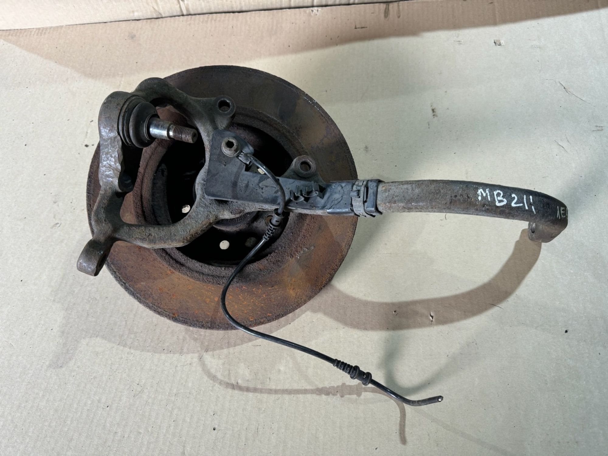 https://ycs.partsauto.market/partsauto-images/thmbs/userImages/a486c87f8955b6e25f9185efee619899/part/1236d560-d45a-4f67-a65d-7bfaddd5dbb6_1776275688287.jpg