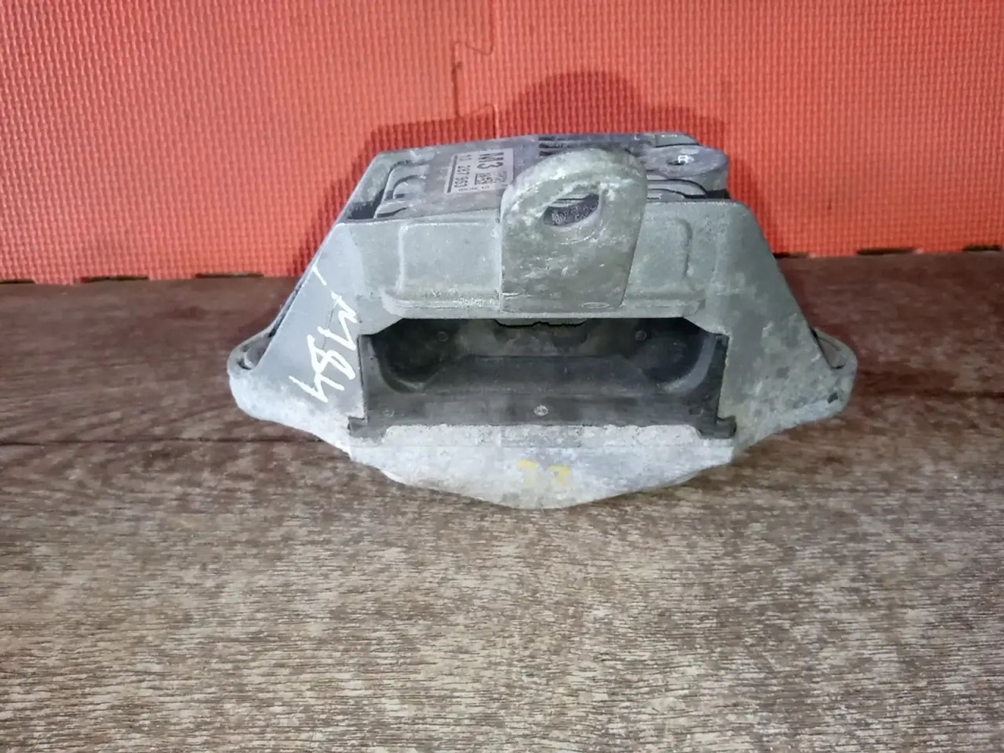 https://ycs.partsauto.market/partsauto-images/thmbs/userImages/a486c87f8955b6e25f9185efee619899/part/129ee000-2556-427b-90ed-7e4086463c58_1786652917206.jpg