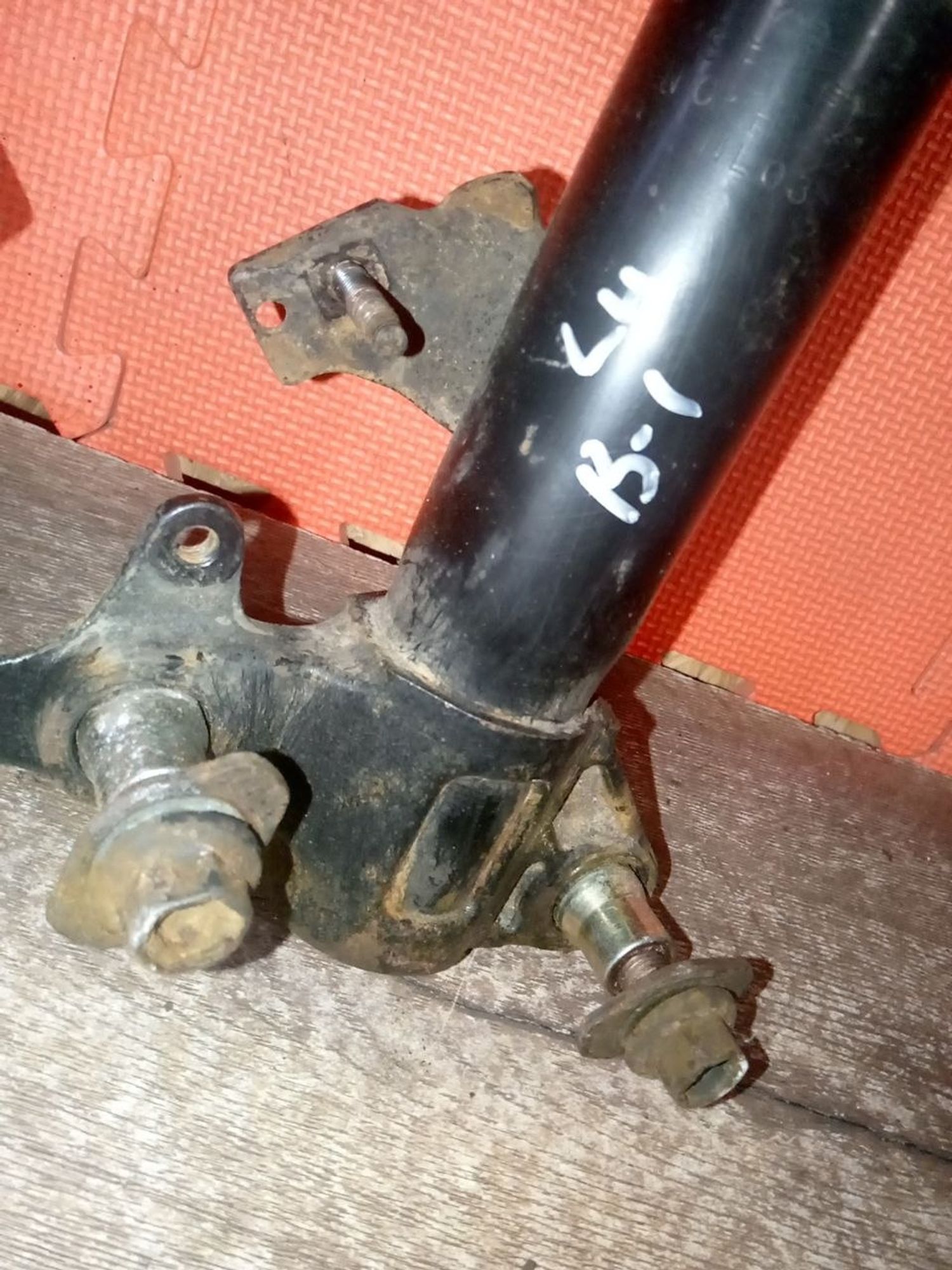 https://ycs.partsauto.market/partsauto-images/thmbs/userImages/a486c87f8955b6e25f9185efee619899/part/1367da41-a998-4f21-acd2-6a85573c0eba_1775856532083.jpg