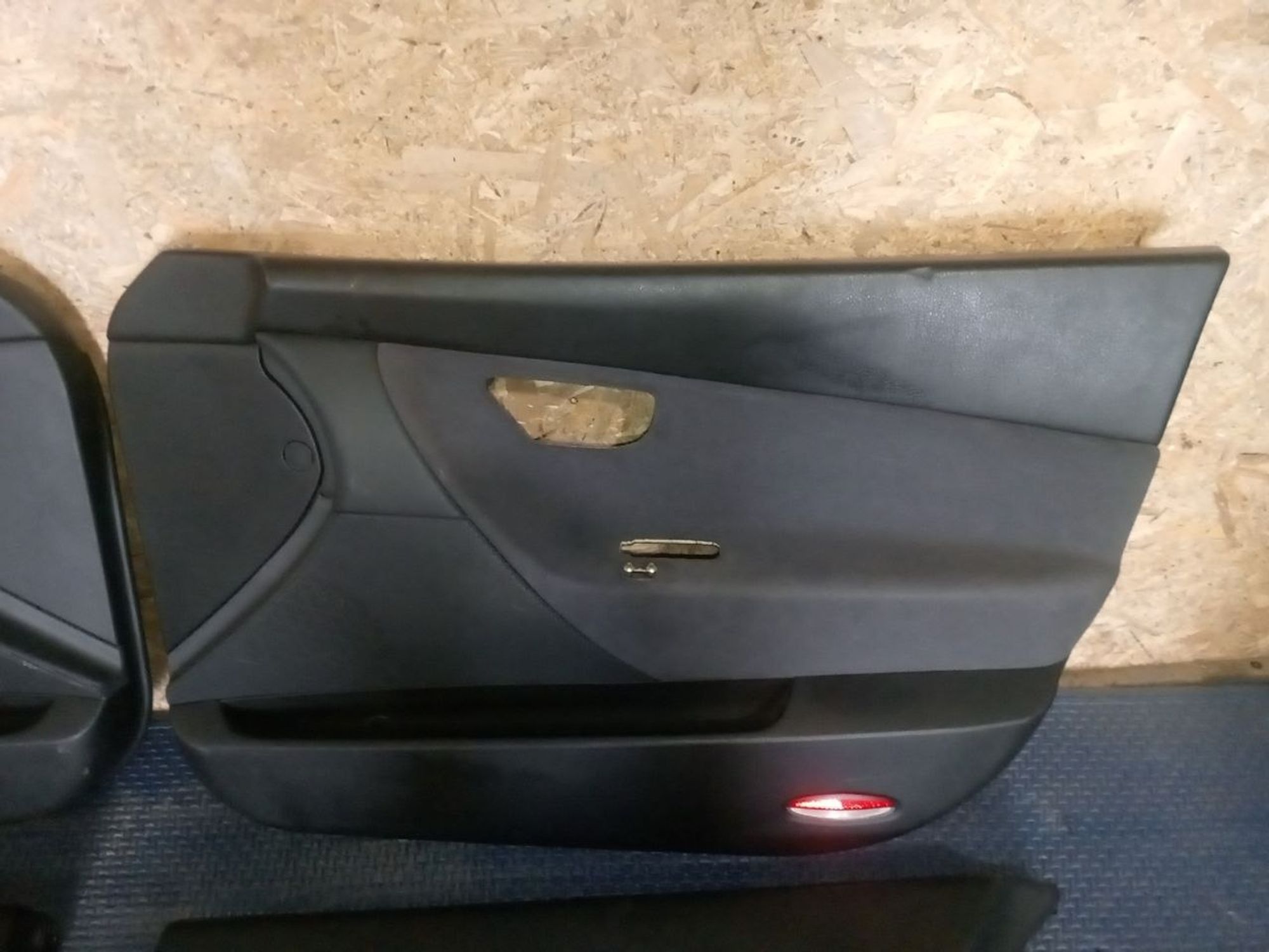 https://ycs.partsauto.market/partsauto-images/thmbs/userImages/a486c87f8955b6e25f9185efee619899/part/151a855b-77c7-4d0a-ab8e-d86a1d32eb43_1775917534710.jpg