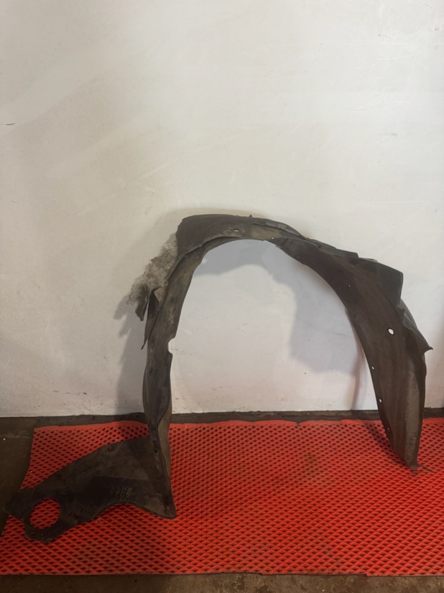 https://ycs.partsauto.market/partsauto-images/thmbs/userImages/a486c87f8955b6e25f9185efee619899/part/15d9f108-eba3-4a13-b5ec-0b26f196309d_1786623014586.jpg