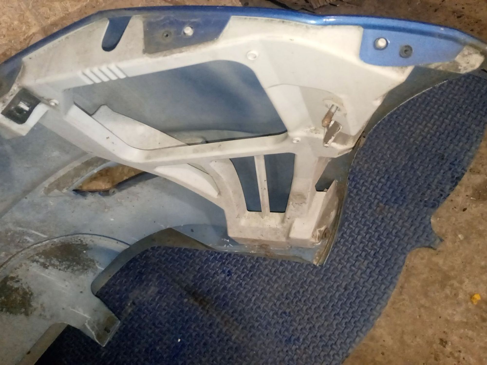 https://ycs.partsauto.market/partsauto-images/thmbs/userImages/a486c87f8955b6e25f9185efee619899/part/16f55bf6-0c78-422b-a473-cb52b762f4a1_1782455442843.jpg