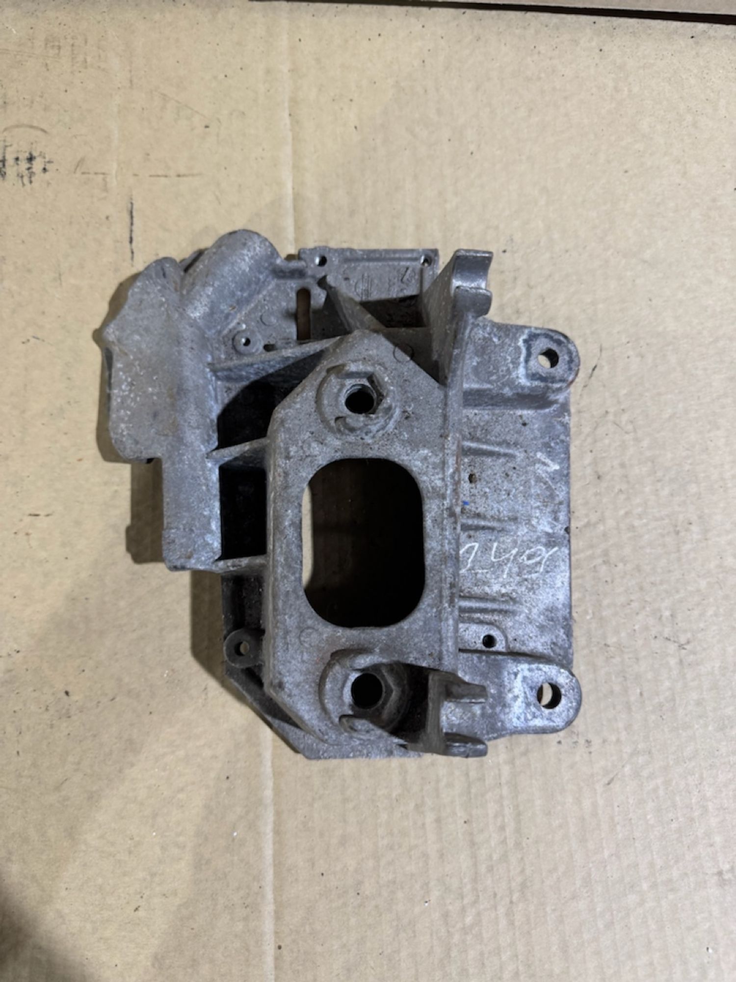 https://ycs.partsauto.market/partsauto-images/thmbs/userImages/a486c87f8955b6e25f9185efee619899/part/175623c6-fe2b-4d44-849a-96e2205db1ec_1786355017071.jpg