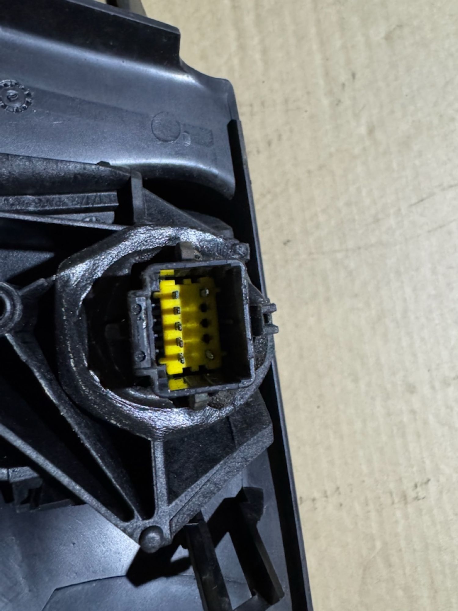 https://ycs.partsauto.market/partsauto-images/thmbs/userImages/a486c87f8955b6e25f9185efee619899/part/18021b35-fc5f-4aff-969b-b7da36b05e85_1784056668837.jpg
