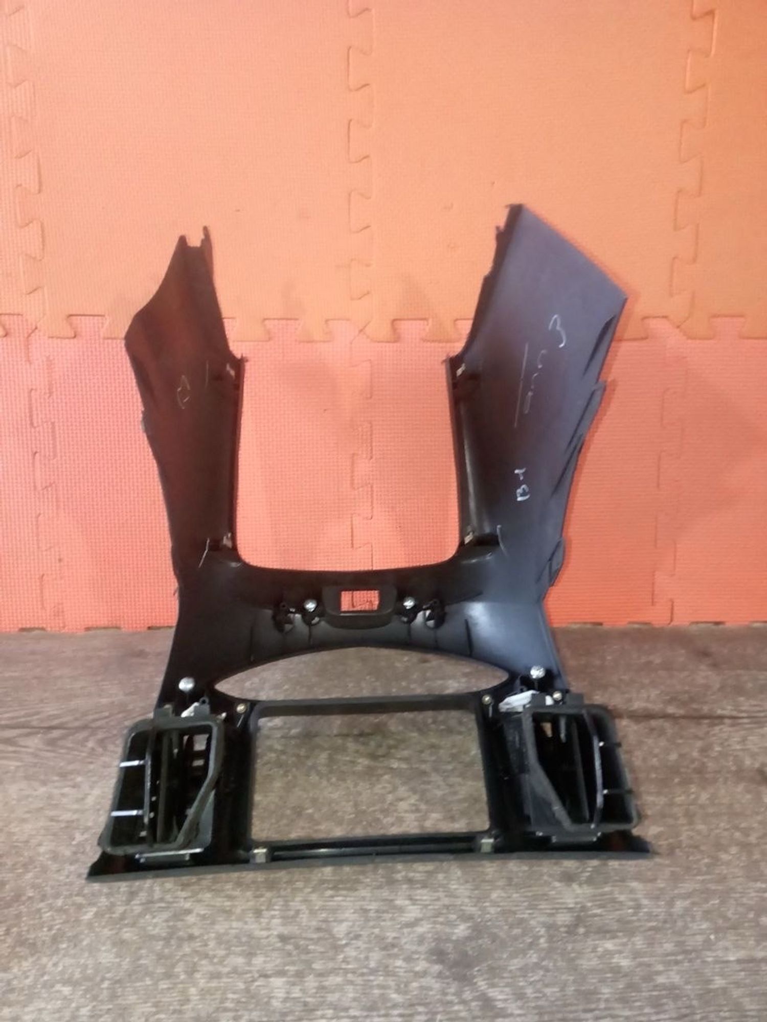 https://ycs.partsauto.market/partsauto-images/thmbs/userImages/a486c87f8955b6e25f9185efee619899/part/18097251-9905-49d2-9a93-89ad8a90a81b_1775855420534.jpg
