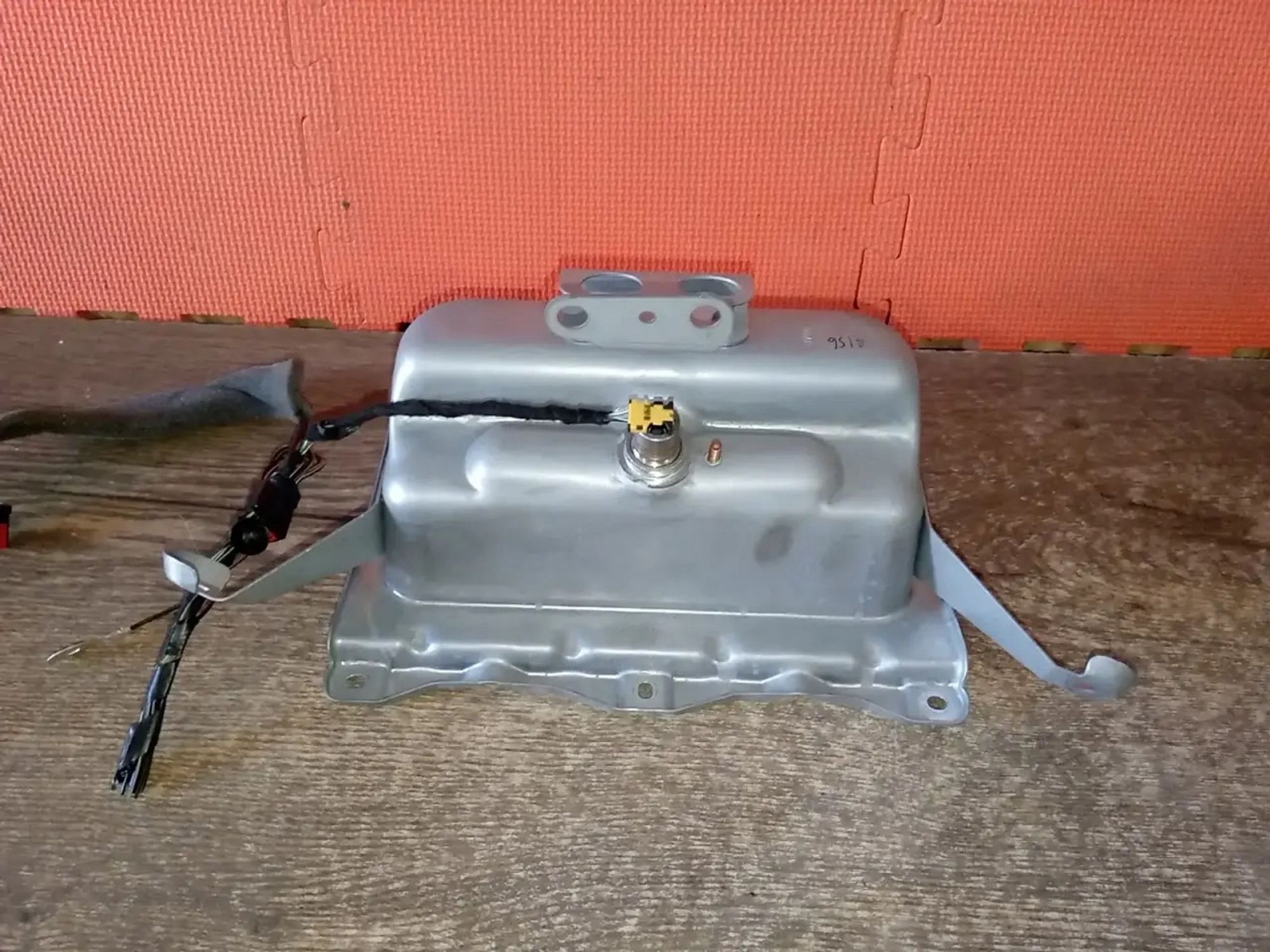 https://ycs.partsauto.market/partsauto-images/thmbs/userImages/a486c87f8955b6e25f9185efee619899/part/19d082f3-e0a1-42a9-a6ff-57aa3f803ced_1779344308851.jpg