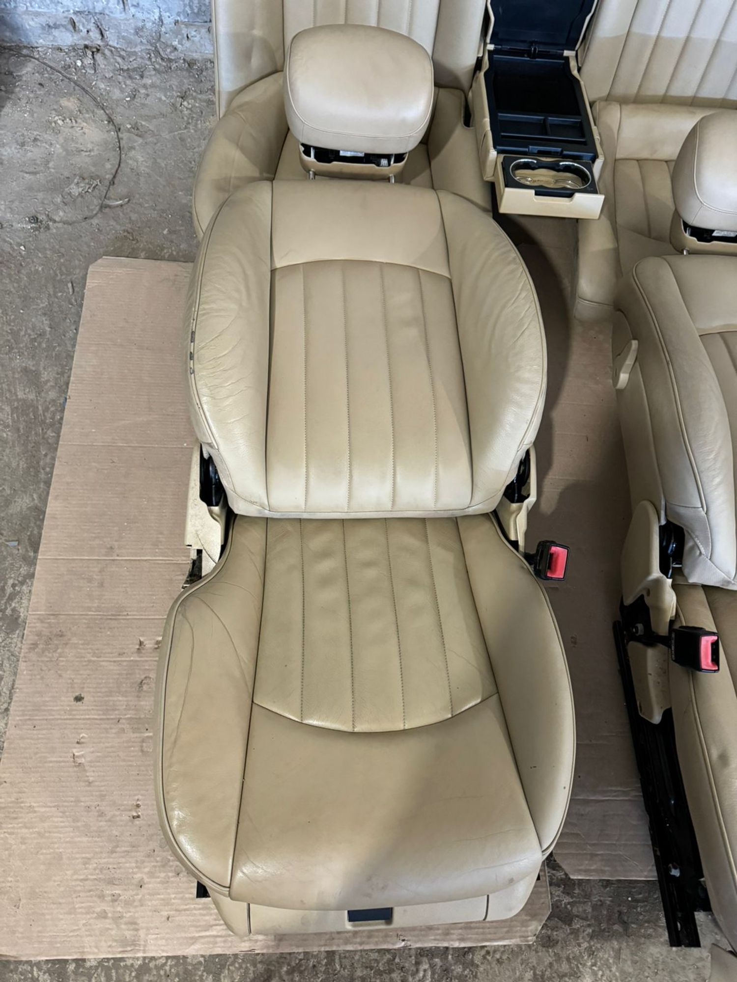 https://ycs.partsauto.market/partsauto-images/thmbs/userImages/a486c87f8955b6e25f9185efee619899/part/1b1a9f42-f25b-4f5b-984b-0b70c73ccc1c_1784115736963.jpg