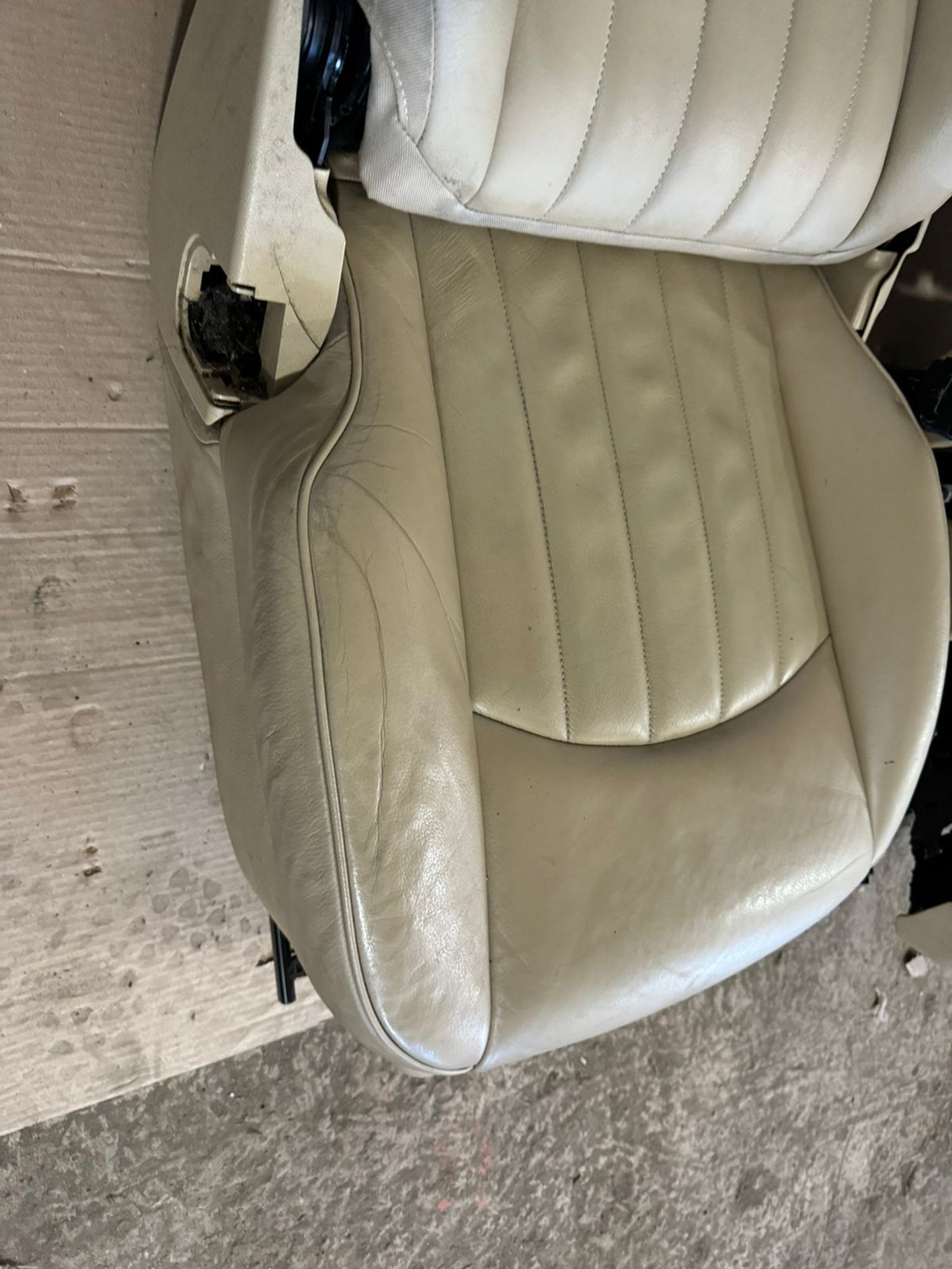 https://ycs.partsauto.market/partsauto-images/thmbs/userImages/a486c87f8955b6e25f9185efee619899/part/1d263b80-4039-4a20-9067-171fafc89e17_1784115738842.jpg