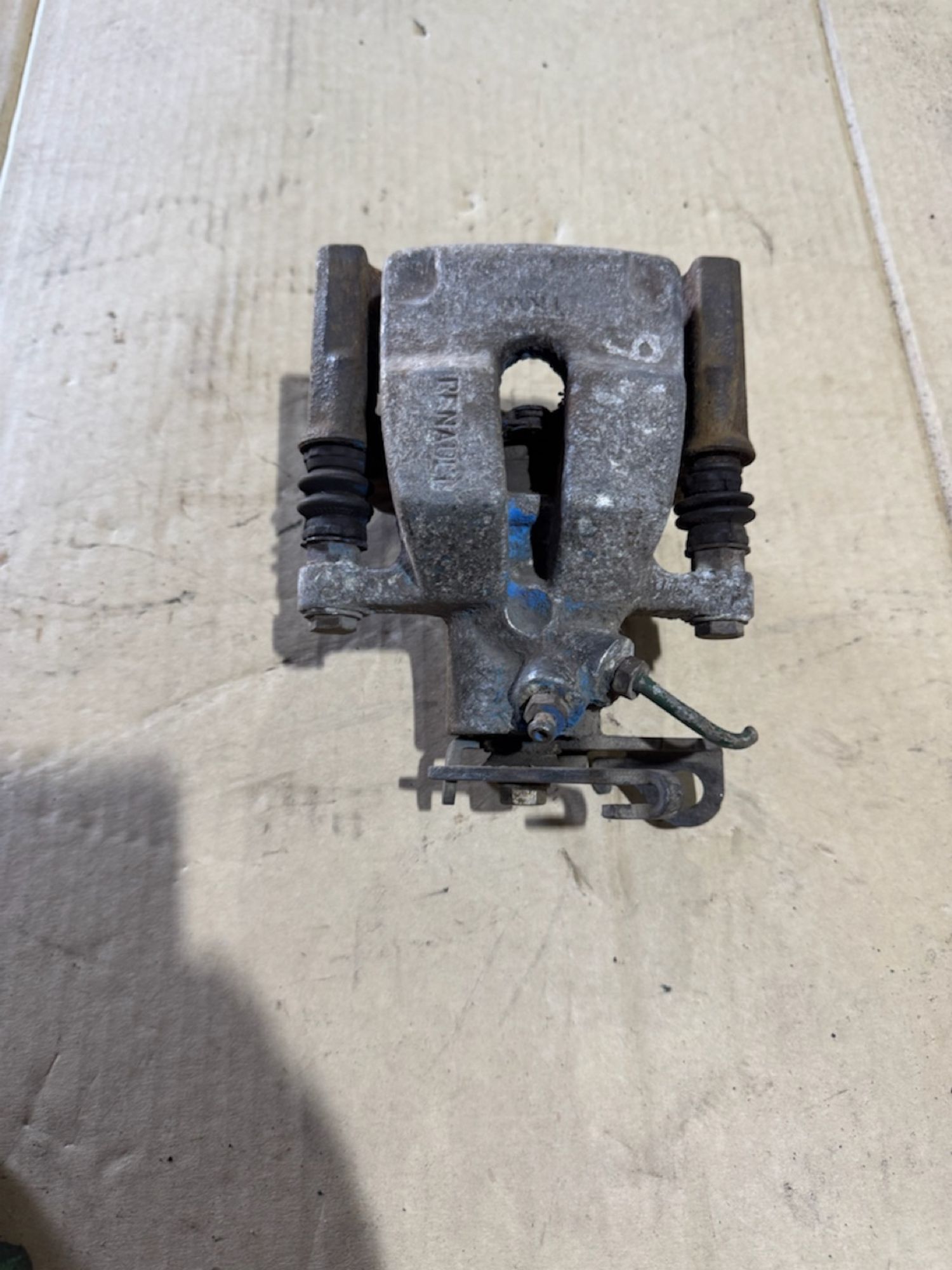 https://ycs.partsauto.market/partsauto-images/thmbs/userImages/a486c87f8955b6e25f9185efee619899/part/1f5943f9-9563-496b-a5a6-0b27bee3a393_1782909640389.jpg