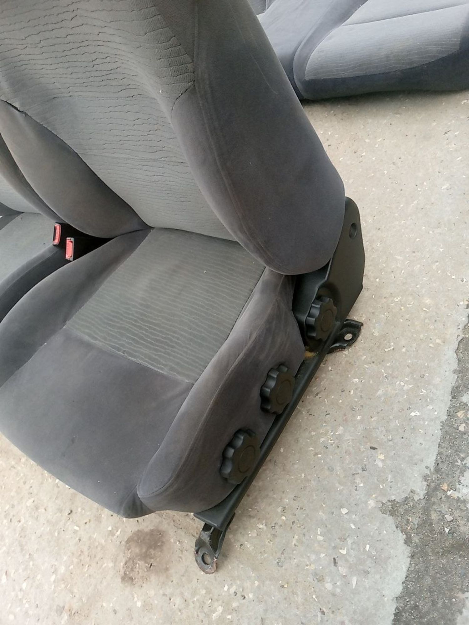 https://ycs.partsauto.market/partsauto-images/thmbs/userImages/a486c87f8955b6e25f9185efee619899/part/20f1fe62-4efc-4bec-8b49-48022ef5f3e6_1775856381364.jpg