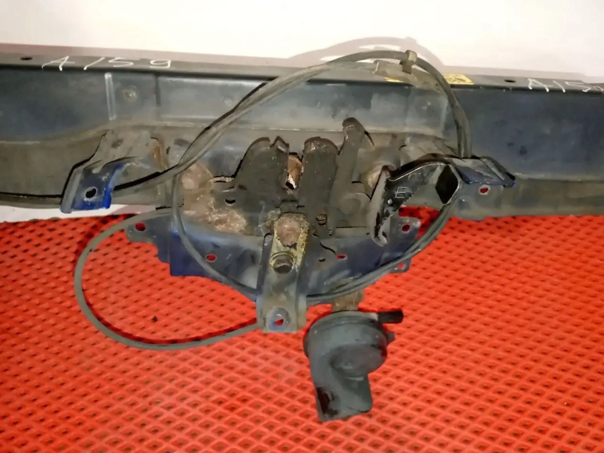 https://ycs.partsauto.market/partsauto-images/thmbs/userImages/a486c87f8955b6e25f9185efee619899/part/2297c699-2e78-4637-9ce0-2b607f0f8bb2_1778653157199.jpg