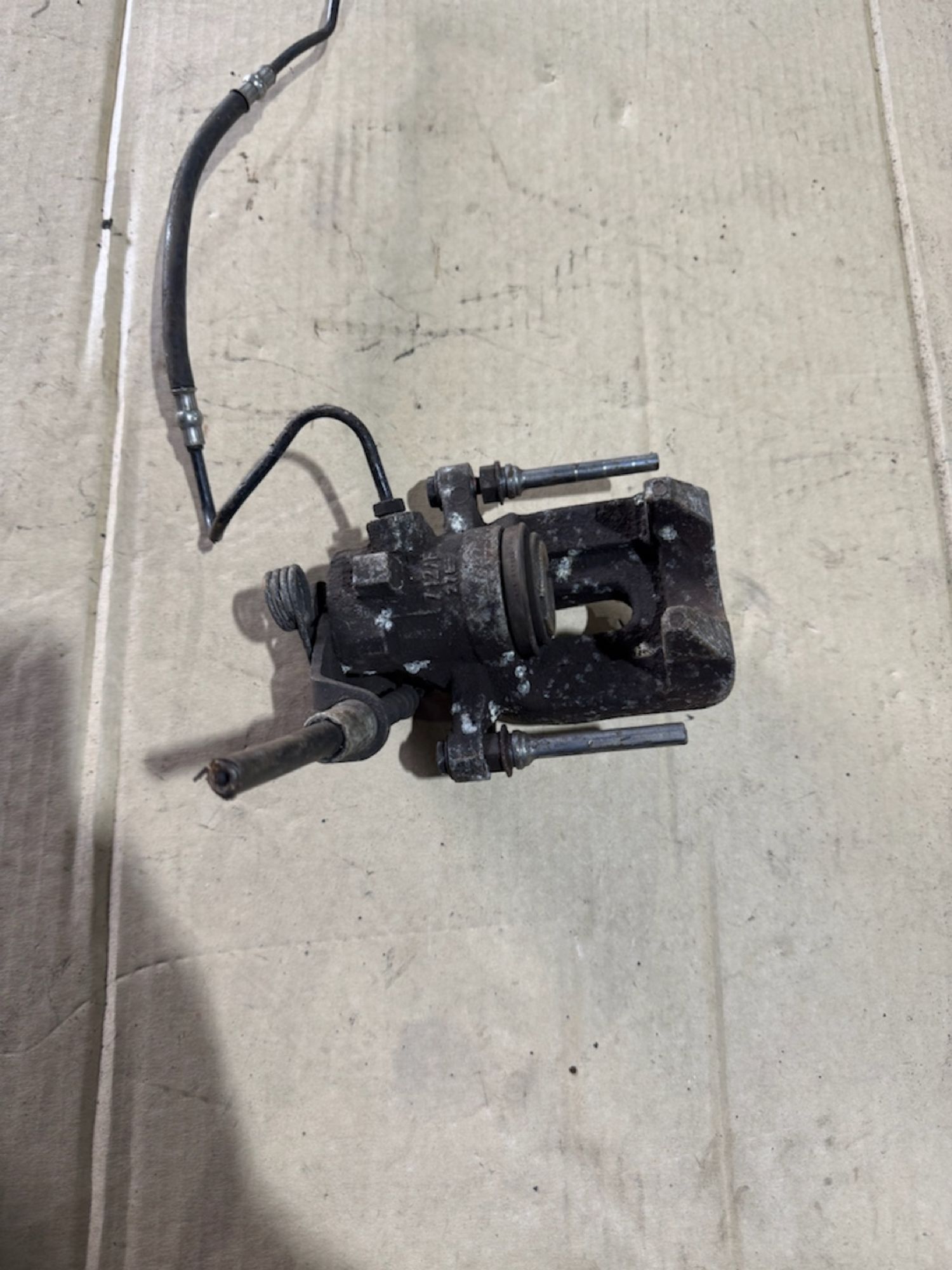 https://ycs.partsauto.market/partsauto-images/thmbs/userImages/a486c87f8955b6e25f9185efee619899/part/26c5f8e2-30fe-4bed-babb-c69720246840_1782908357552.jpg