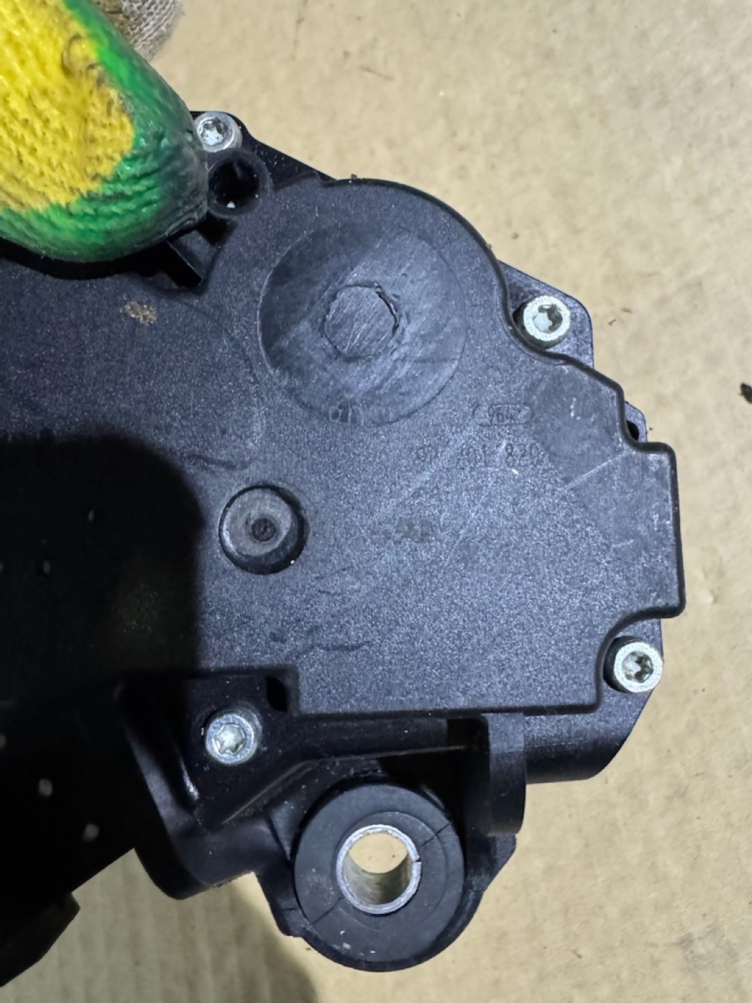https://ycs.partsauto.market/partsauto-images/thmbs/userImages/a486c87f8955b6e25f9185efee619899/part/2955364f-673c-4846-b261-280f61e2647c_1784145276140.jpg