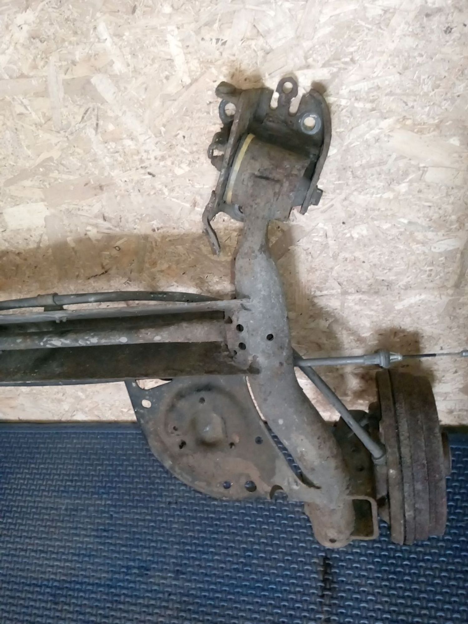 https://ycs.partsauto.market/partsauto-images/thmbs/userImages/a486c87f8955b6e25f9185efee619899/part/29a35a3b-c0dc-45b6-81c1-41a4161db3d0_1782456194045.jpg