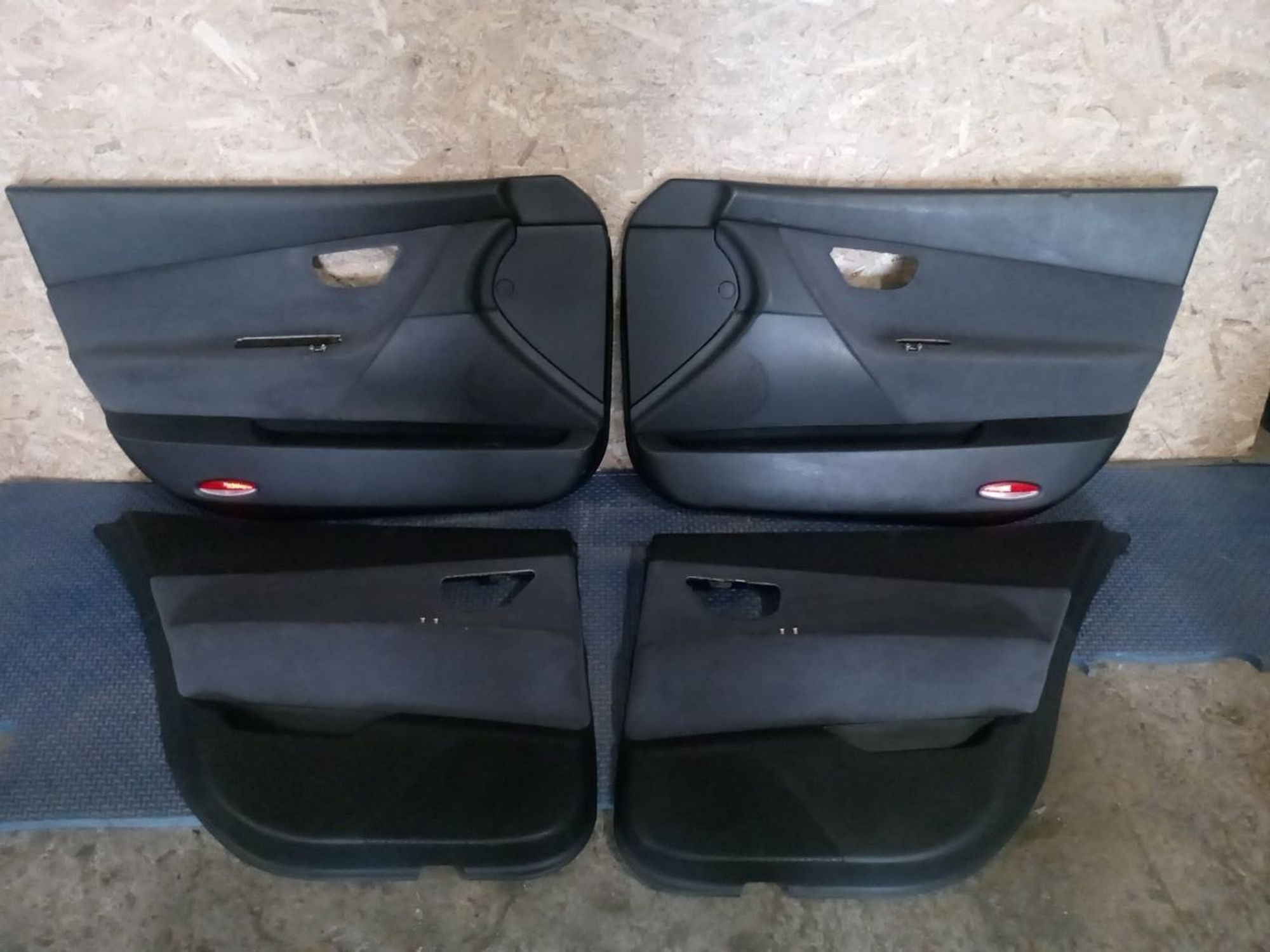 https://ycs.partsauto.market/partsauto-images/thmbs/userImages/a486c87f8955b6e25f9185efee619899/part/2badd72a-0d68-41b5-9fc8-3b8242e298ef_1775917532171.jpg