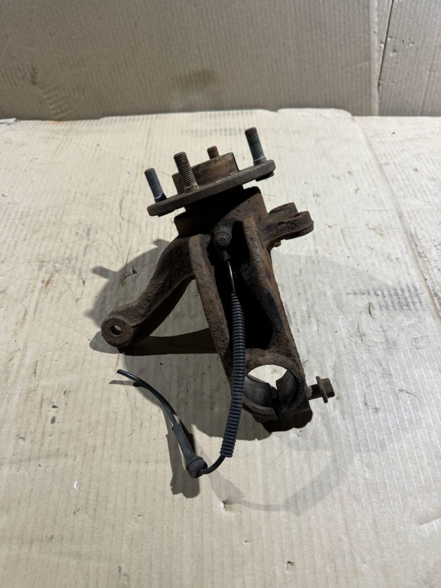 https://ycs.partsauto.market/partsauto-images/thmbs/userImages/a486c87f8955b6e25f9185efee619899/part/2c222772-365e-4925-b7dc-73b274d5b84a_1775854628038.jpg